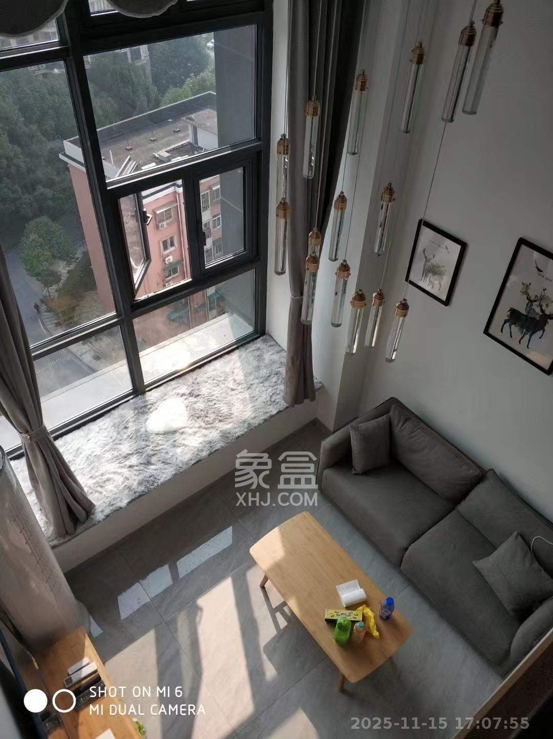 弘坤云寓  2室1厅1卫    2000.0元/月