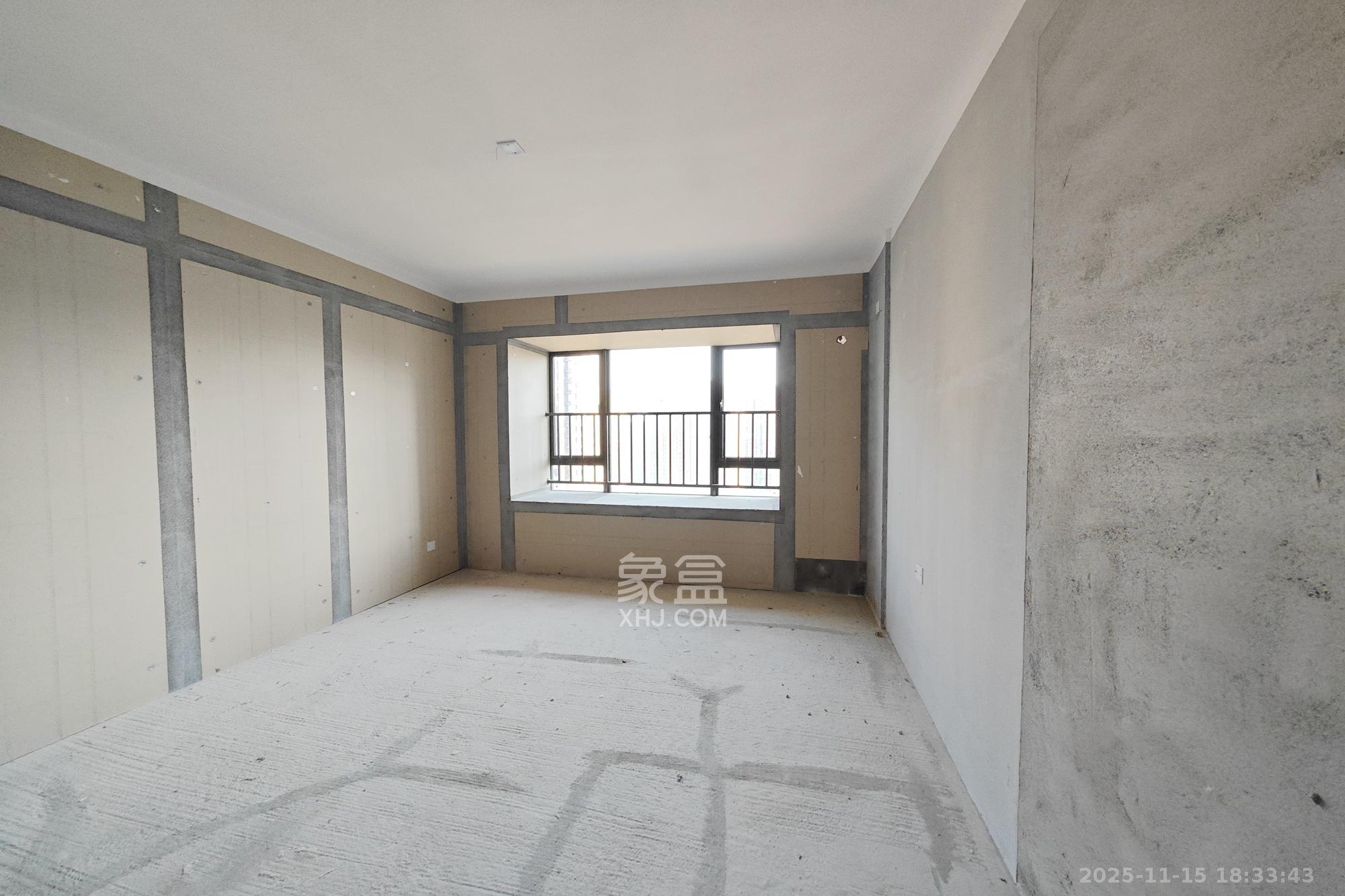 大都汇天悦(保利大都汇三期) 5室2厅2卫 208.0万 大都汇天悦(保利大都汇三期) 5室2厅2卫 208.0万卧室