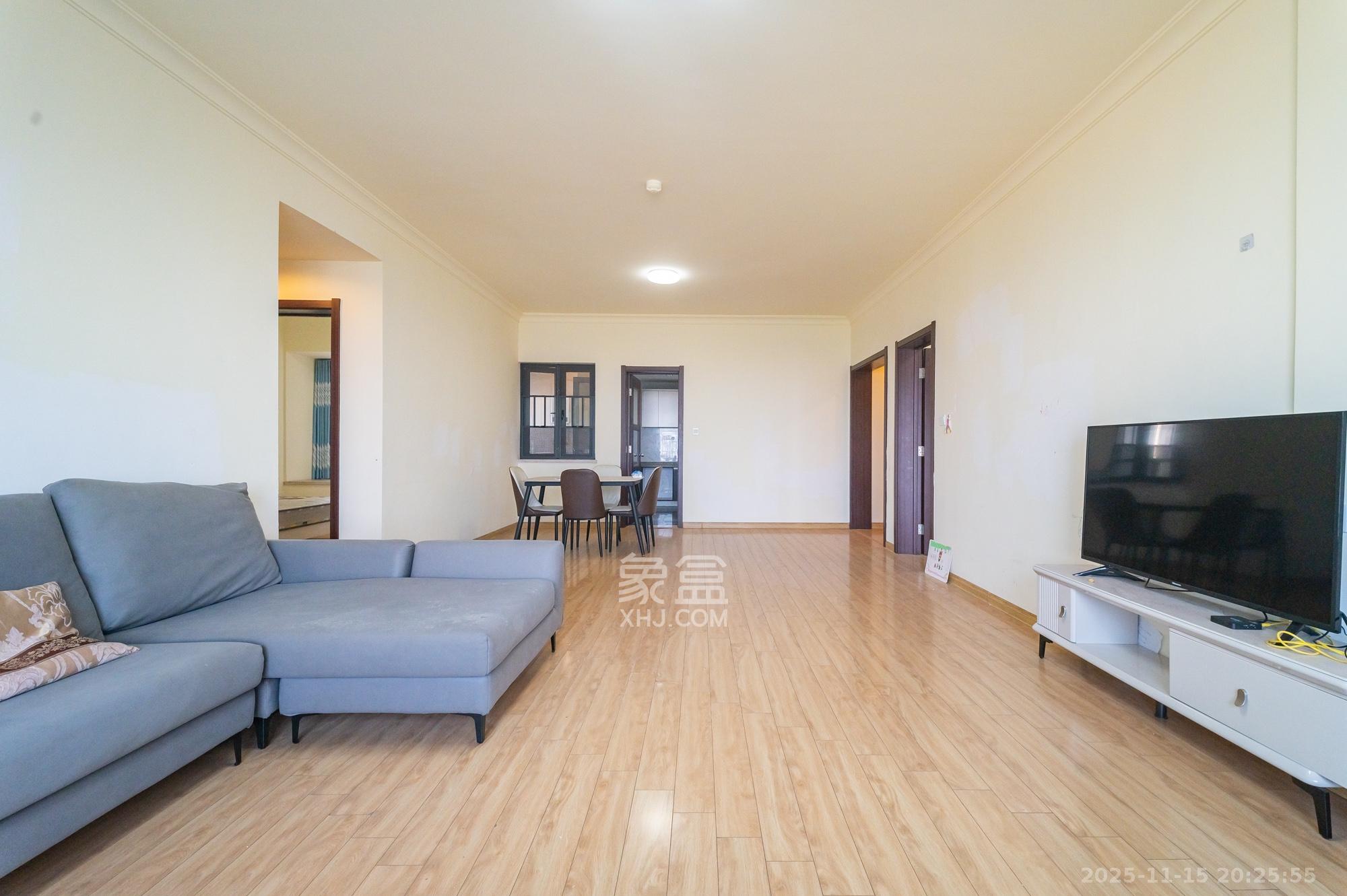 碧桂园威尼斯城  3室2厅2卫    90.0万客厅