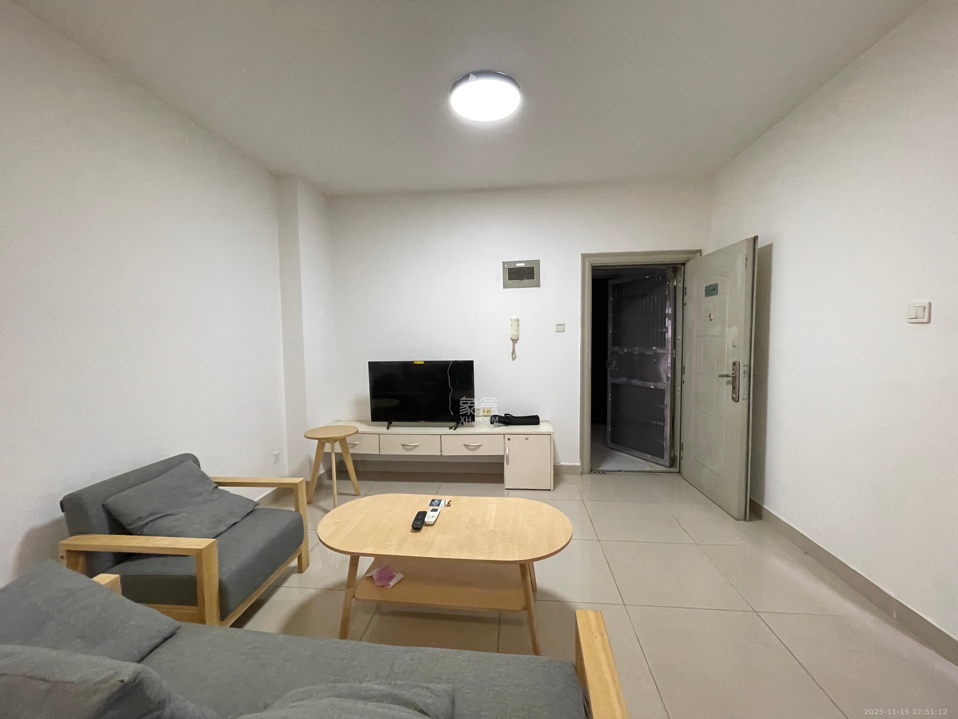 金碧文华  1室1厅1卫    1400.0元/月室内图