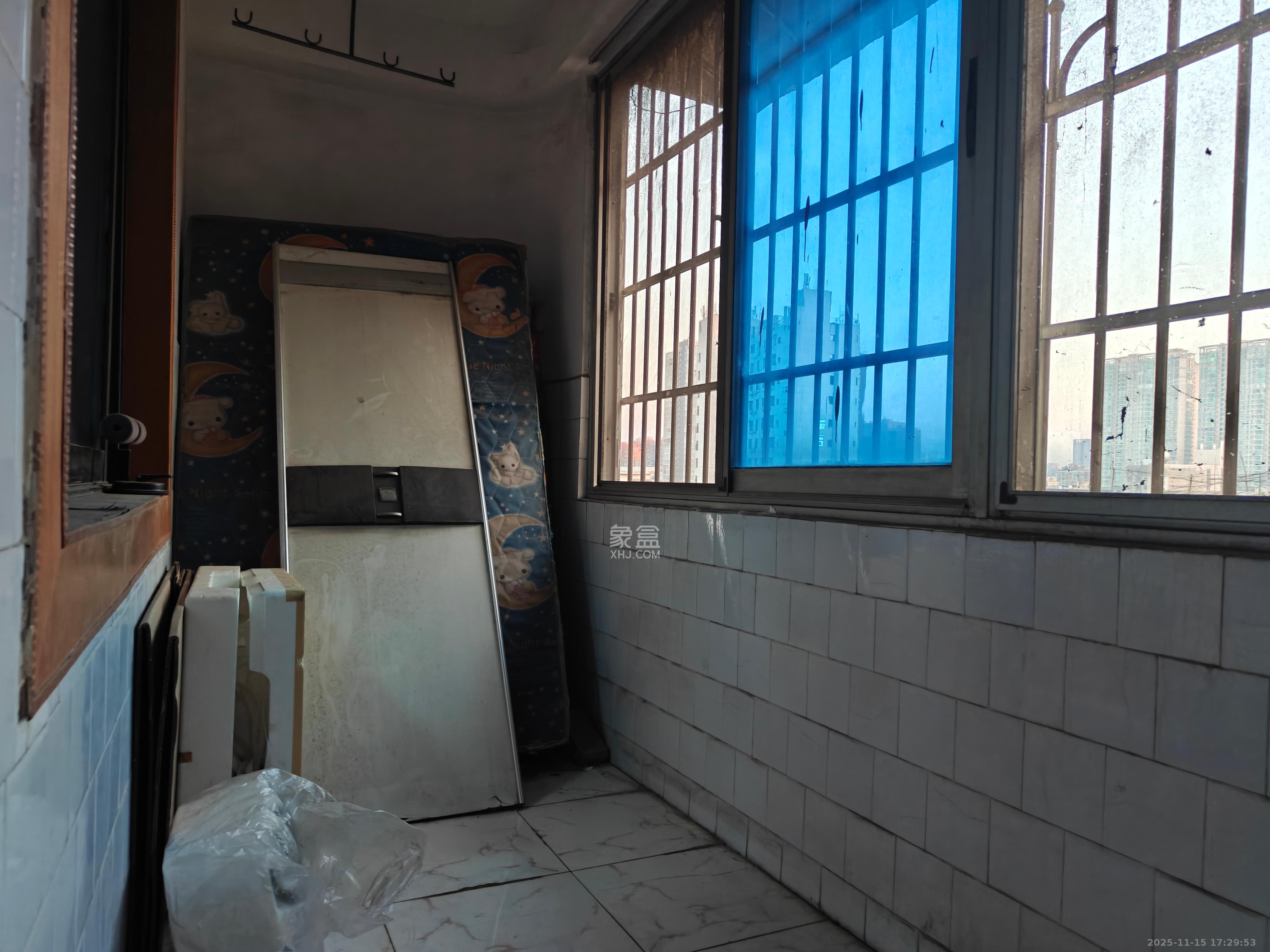 市政公司宿舍  3室1厅1卫    1800.0元/月室内图