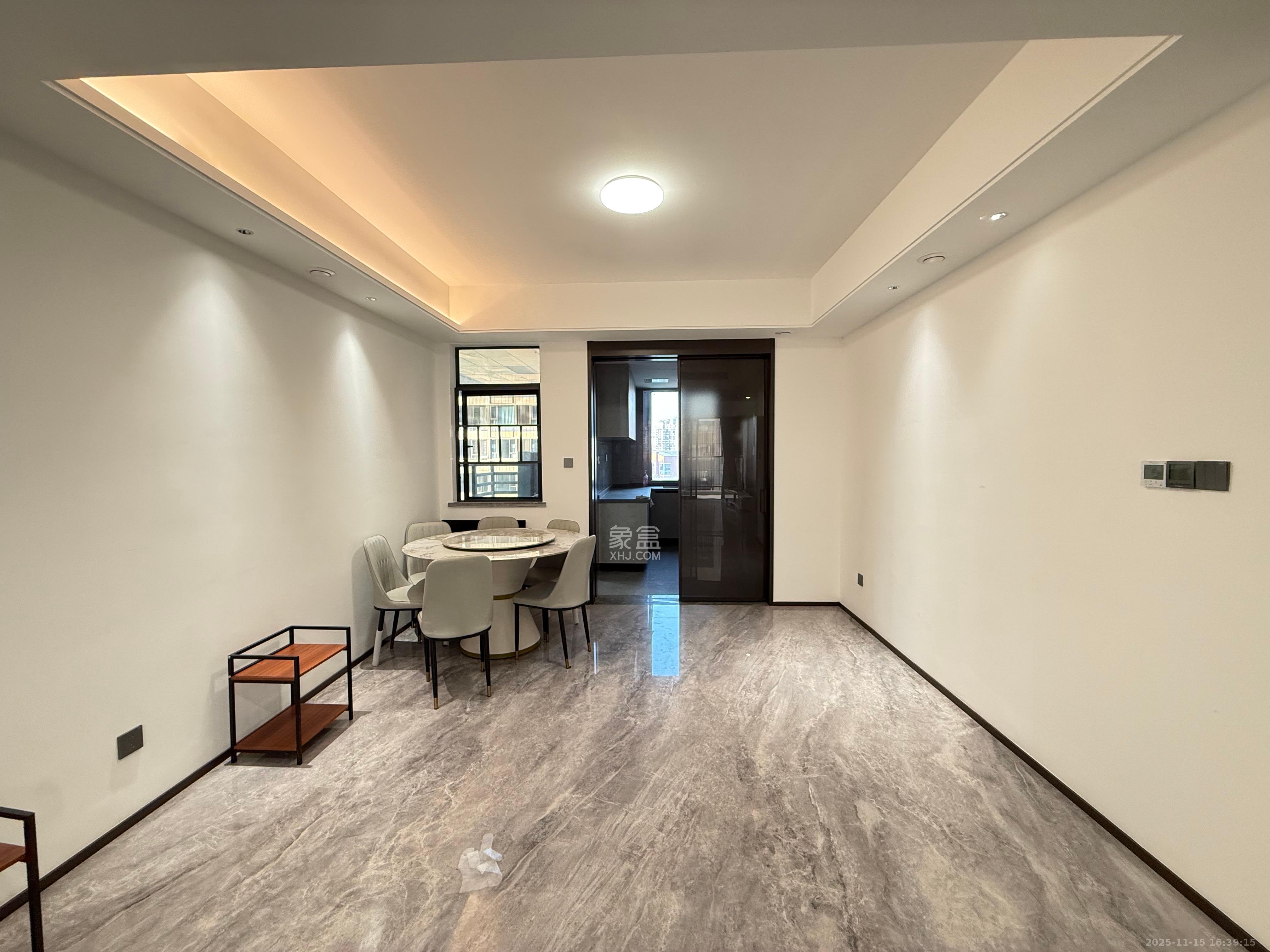 中欣楚天御府B区观澜 4室2厅3卫 6000.0元/月 中欣楚天御府B区观澜 4室2厅3卫 6000.0元/月室内图