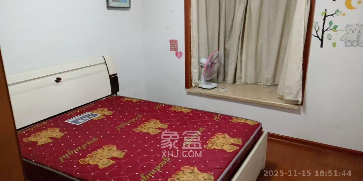 德润园  2室2厅2卫    1800.0元/月