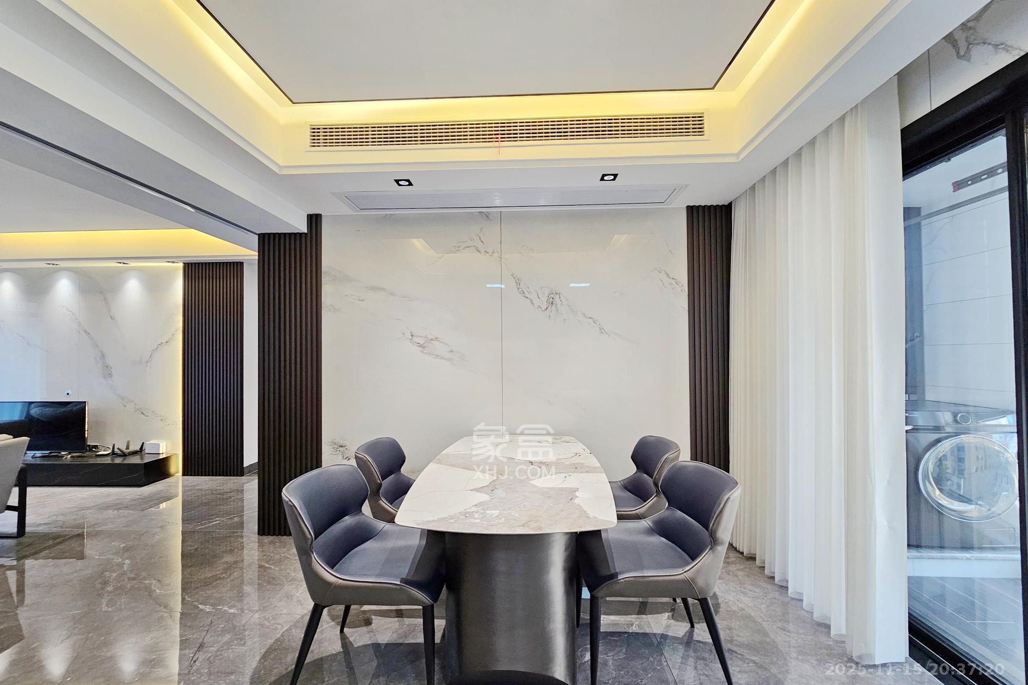 明大佳园 3室2厅2卫 149.8万 明大佳园 3室2厅2卫 149.8万客厅