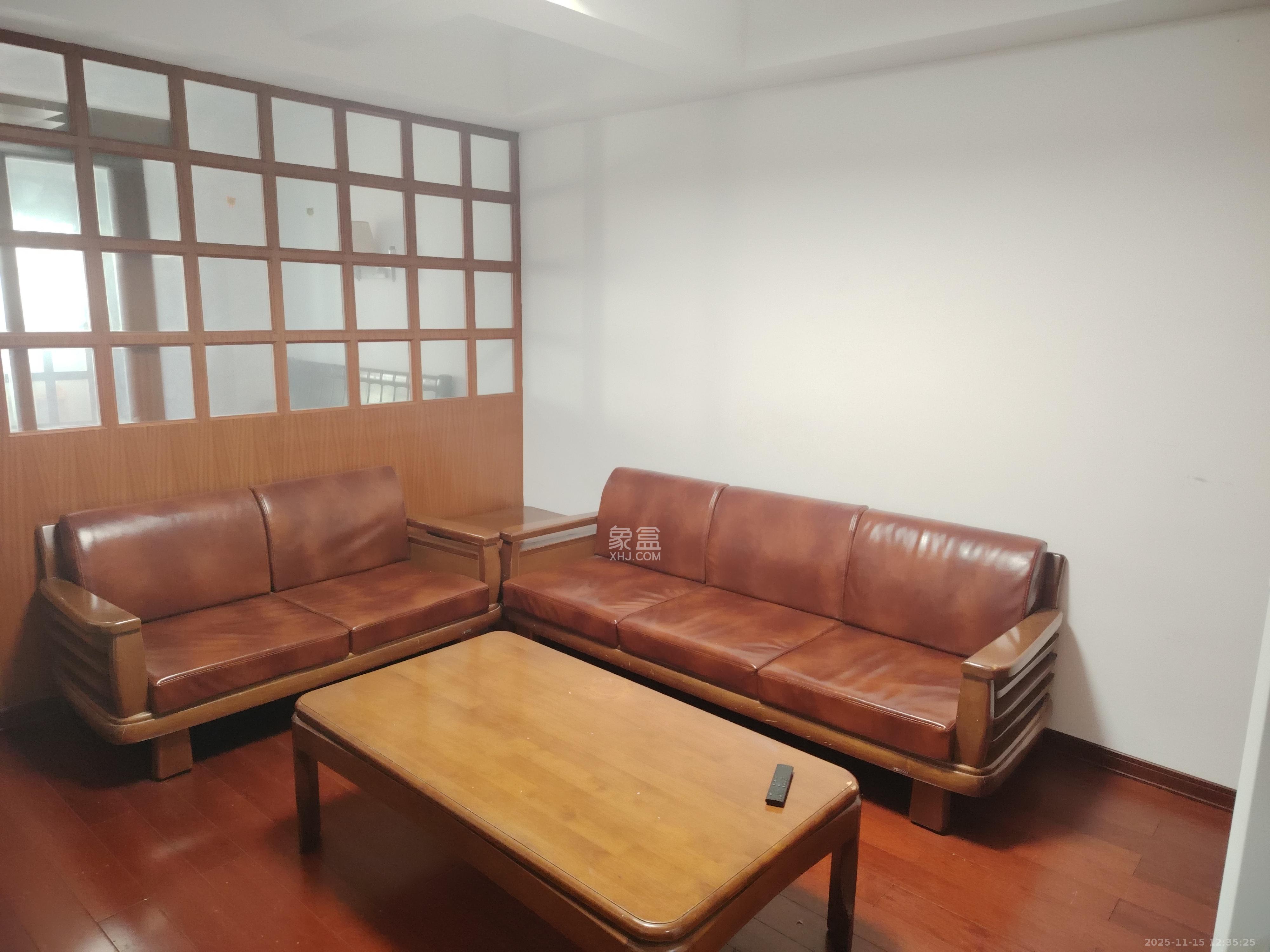 鑫兴佳园  1室1厅1卫    1500.0元/月