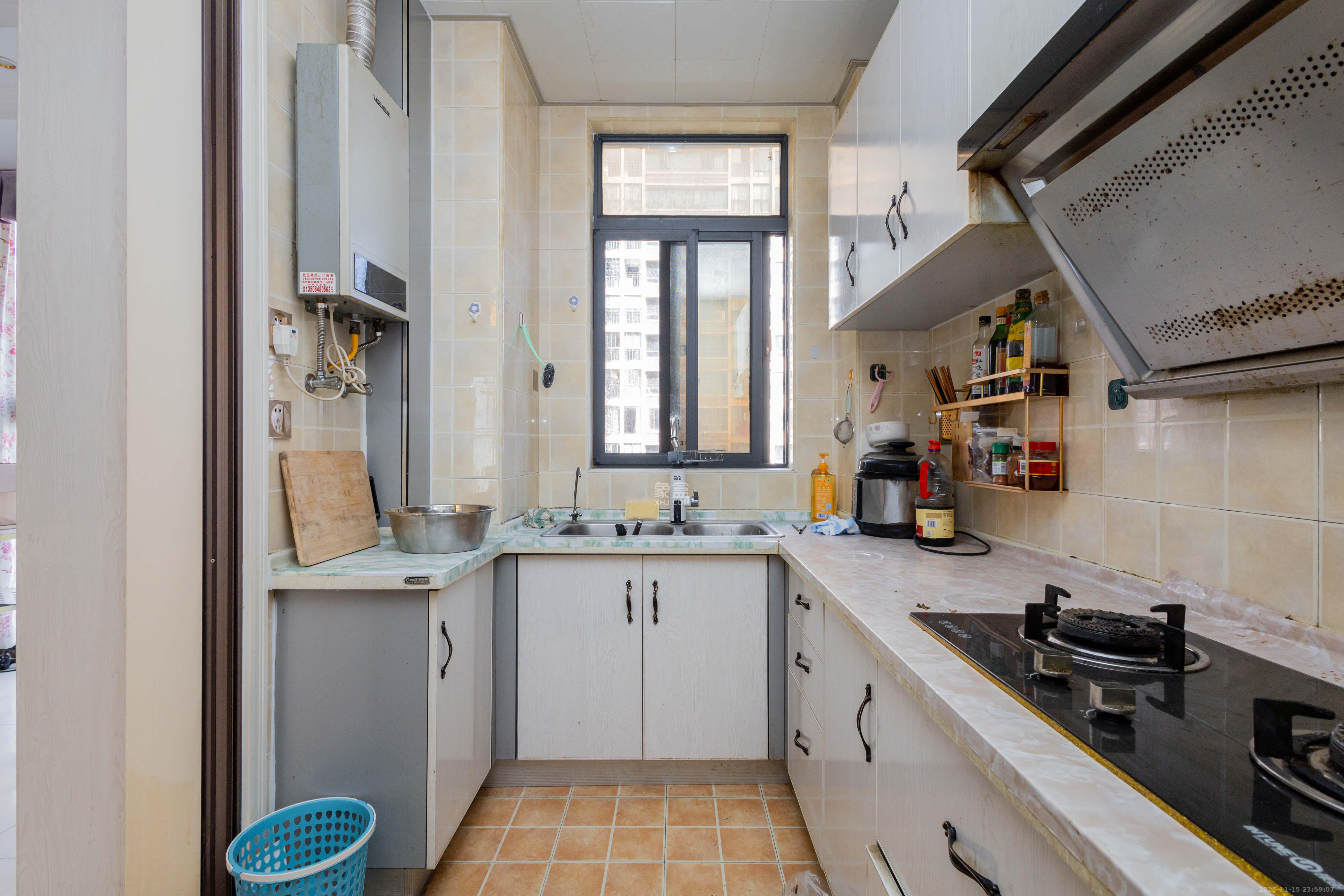 东岸城邦 3室2厅2卫 88.0万 东岸城邦 3室2厅2卫 88.0万厨房