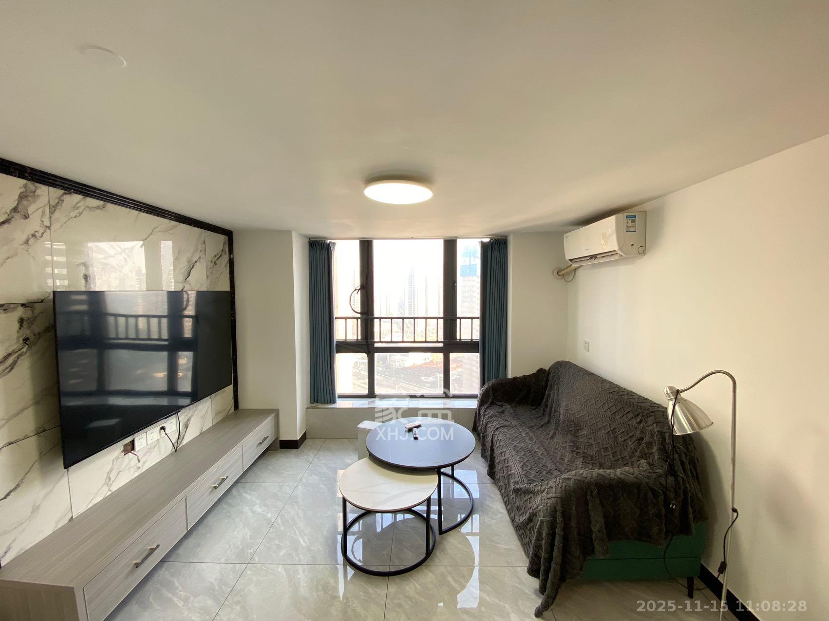 藏珑湖上公馆  1室1厅1卫    2100.0元/月