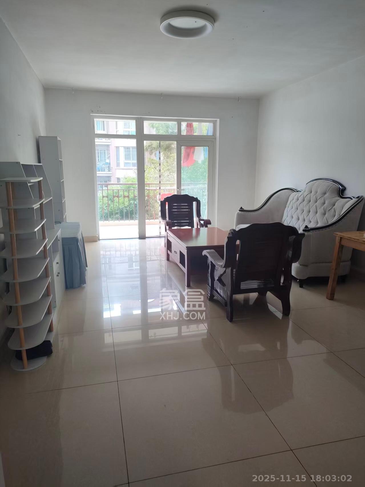 长房西郡  3室2厅1卫    2400.0元/月室内图