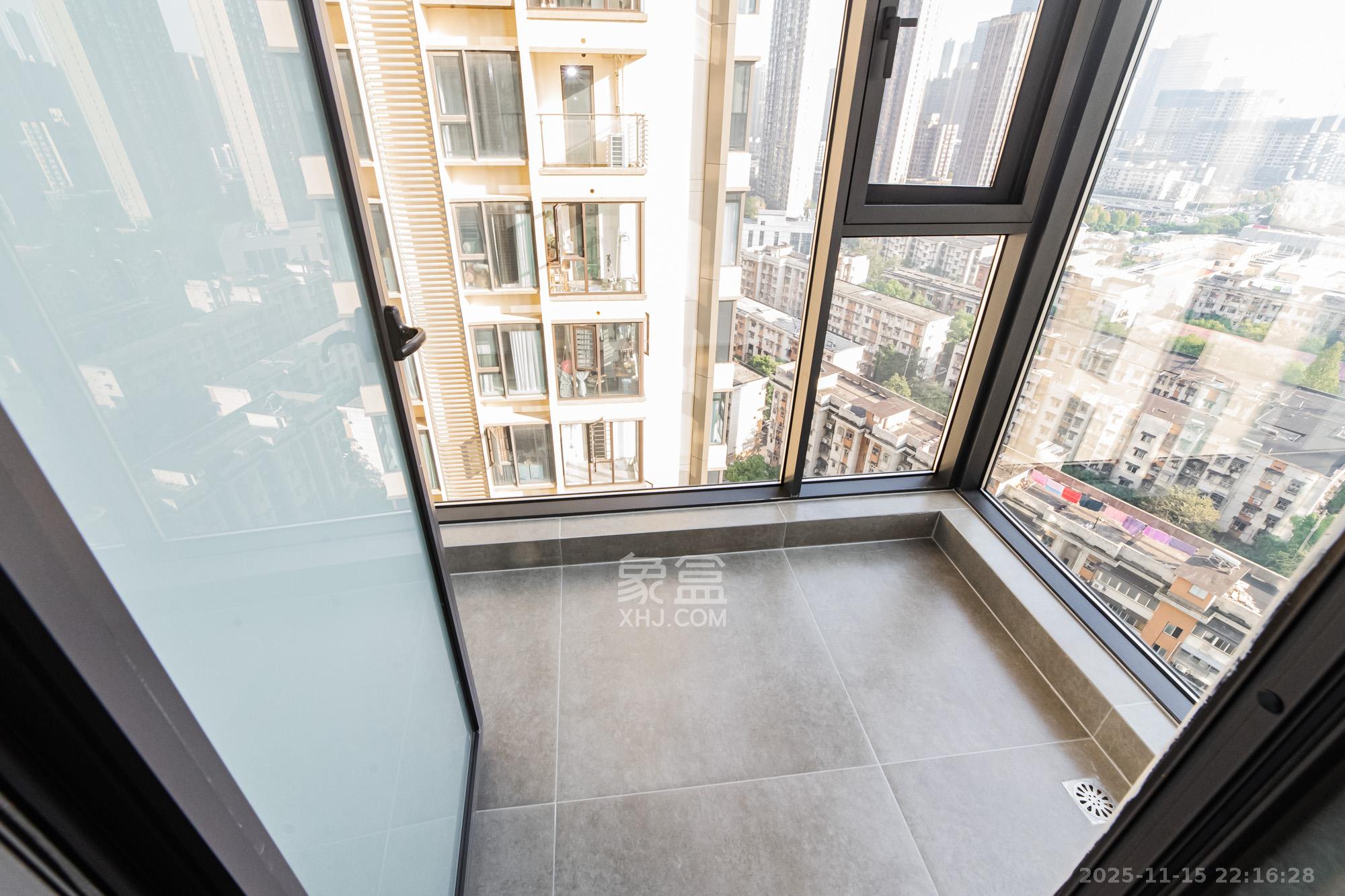 北辰瀚江府  3室2厅2卫    248.0万阳台