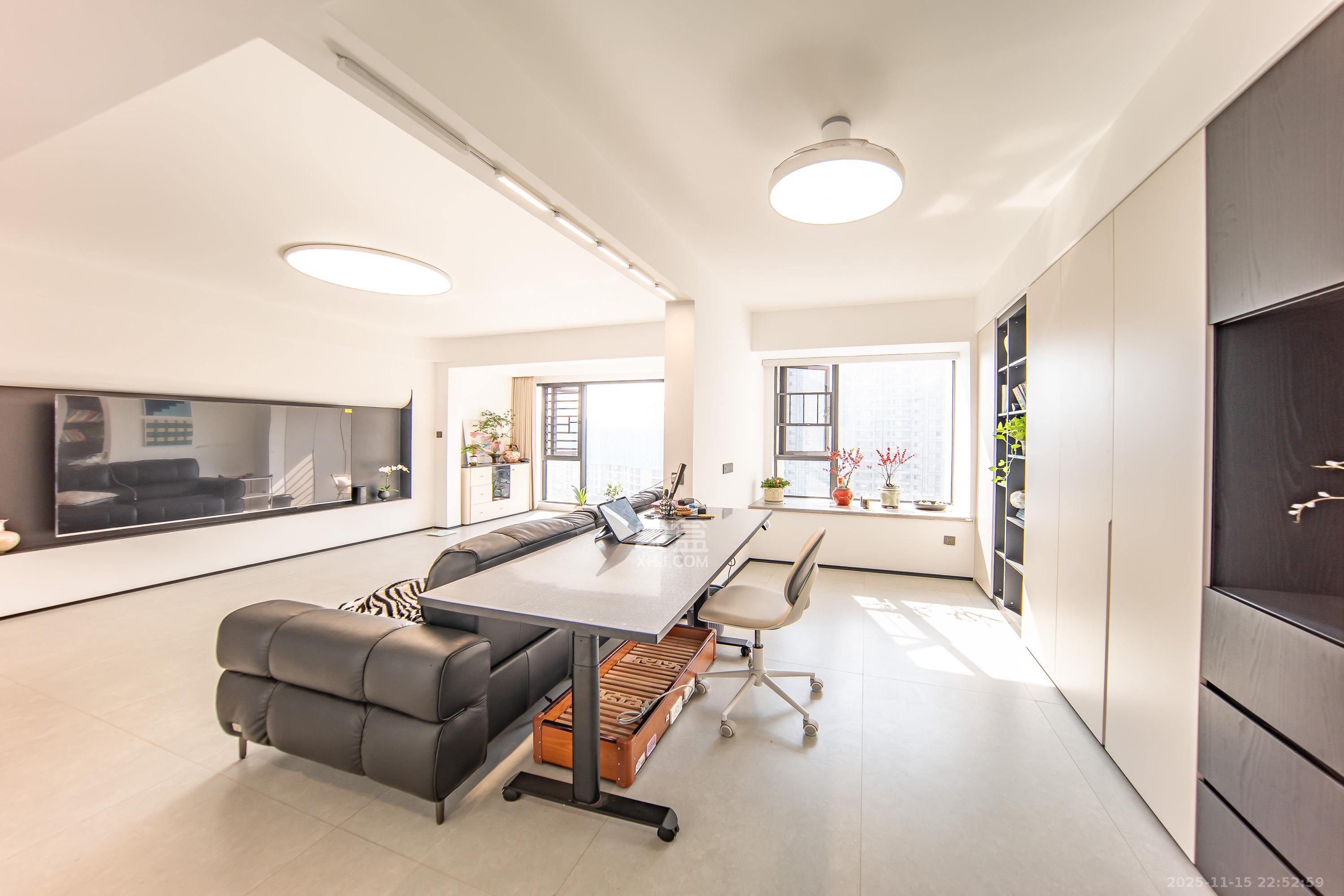 卓越洋湖晴翠  4室2厅2卫    240.0万卧室