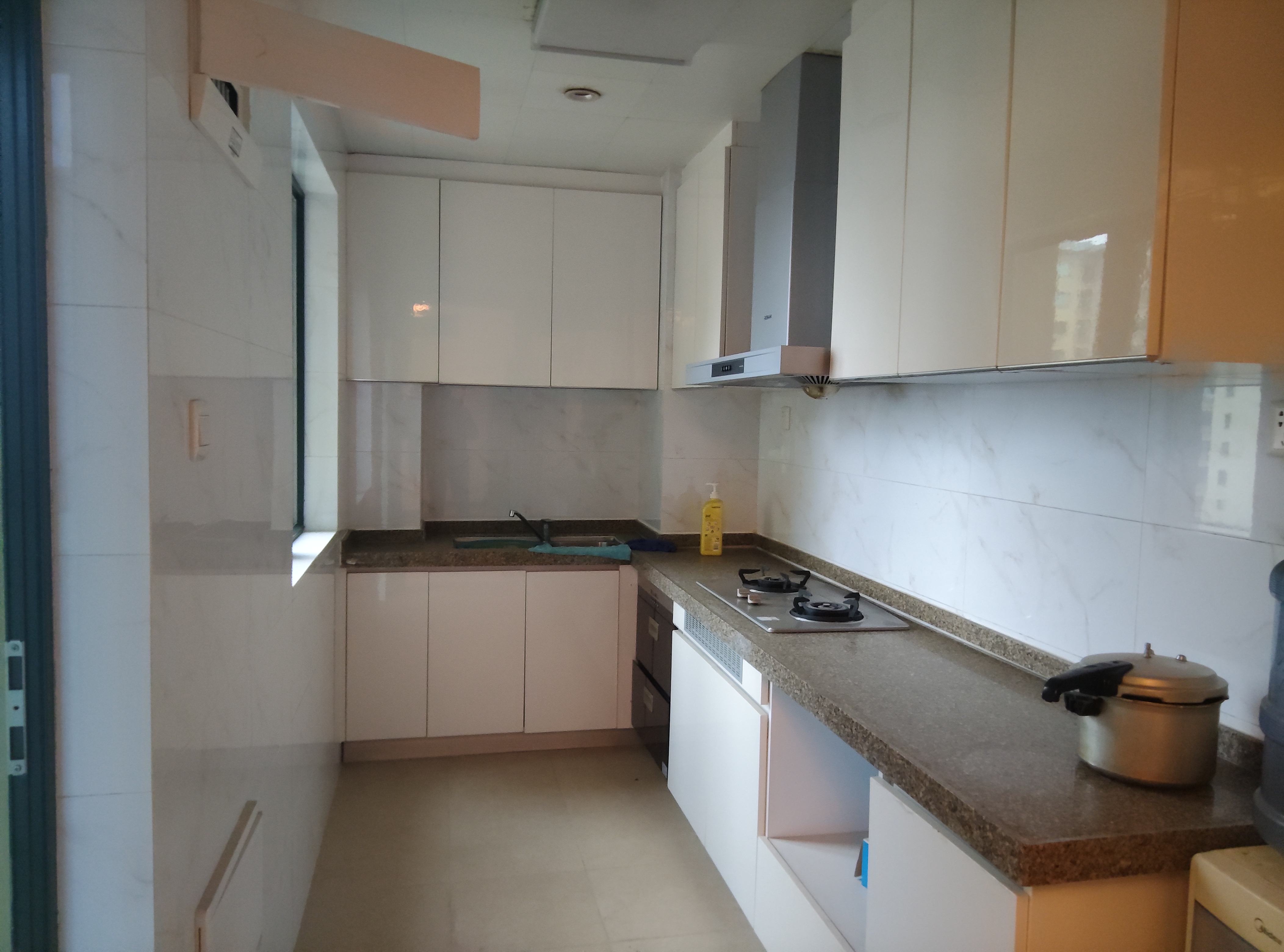 恒大绿洲  3室1厅2卫    2000.0元/月室内图