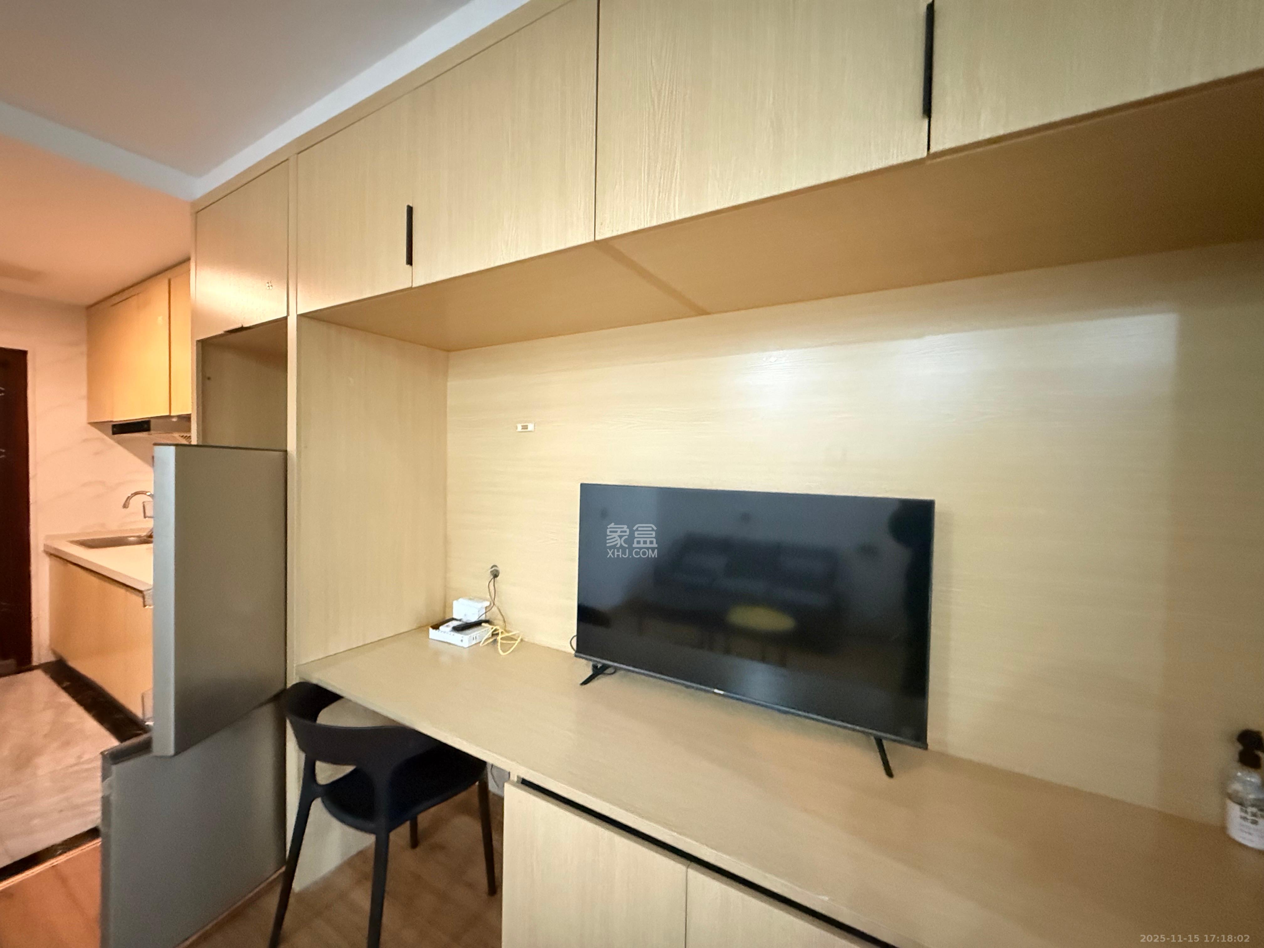 佳程C+公寓  1室0厅0卫    1800.0元/月室内图