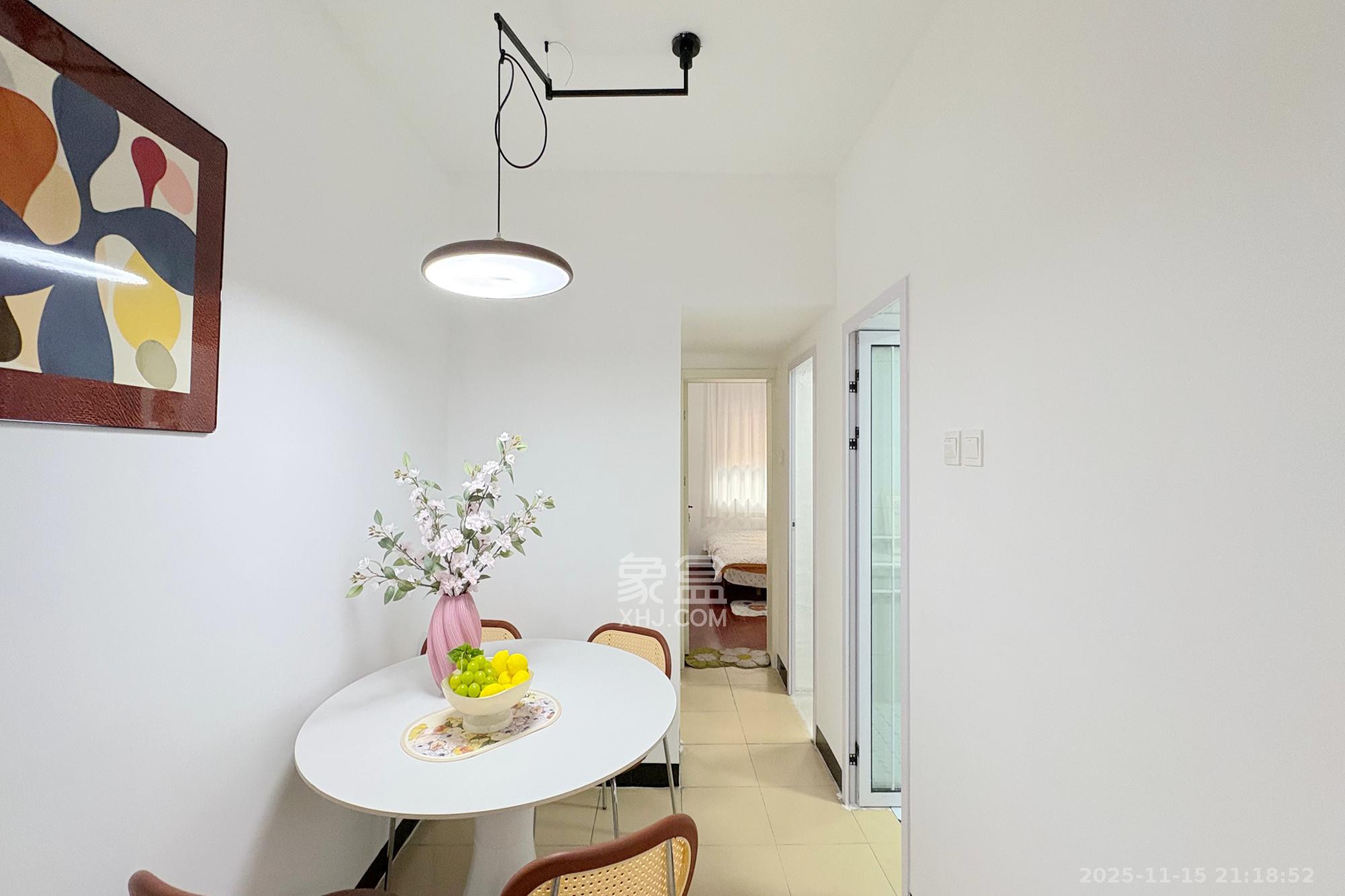 戥子桥散盘  3室2厅1卫    65.0万客厅