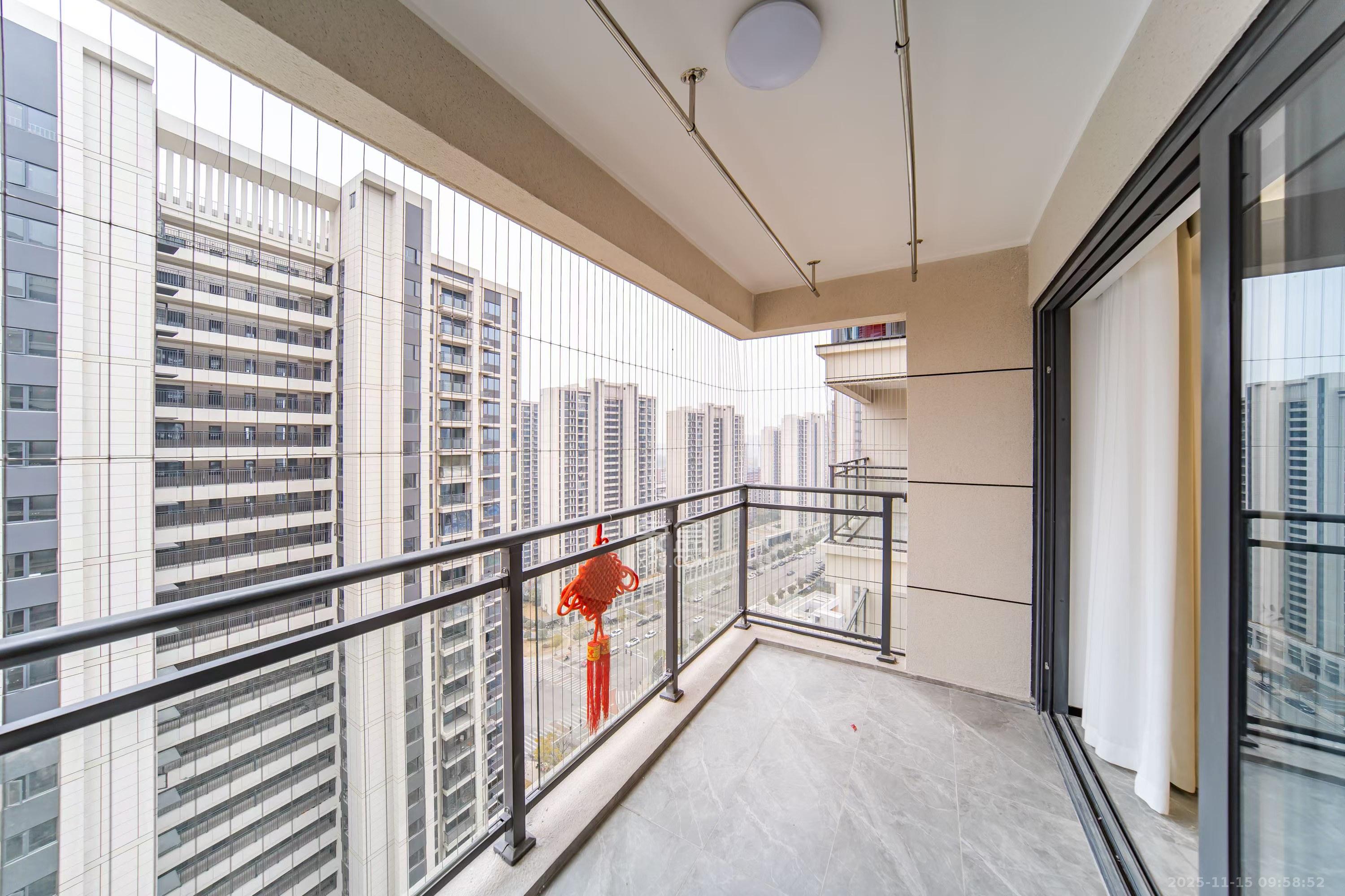 保利天汇  3室2厅2卫    3400.0元/月室内图