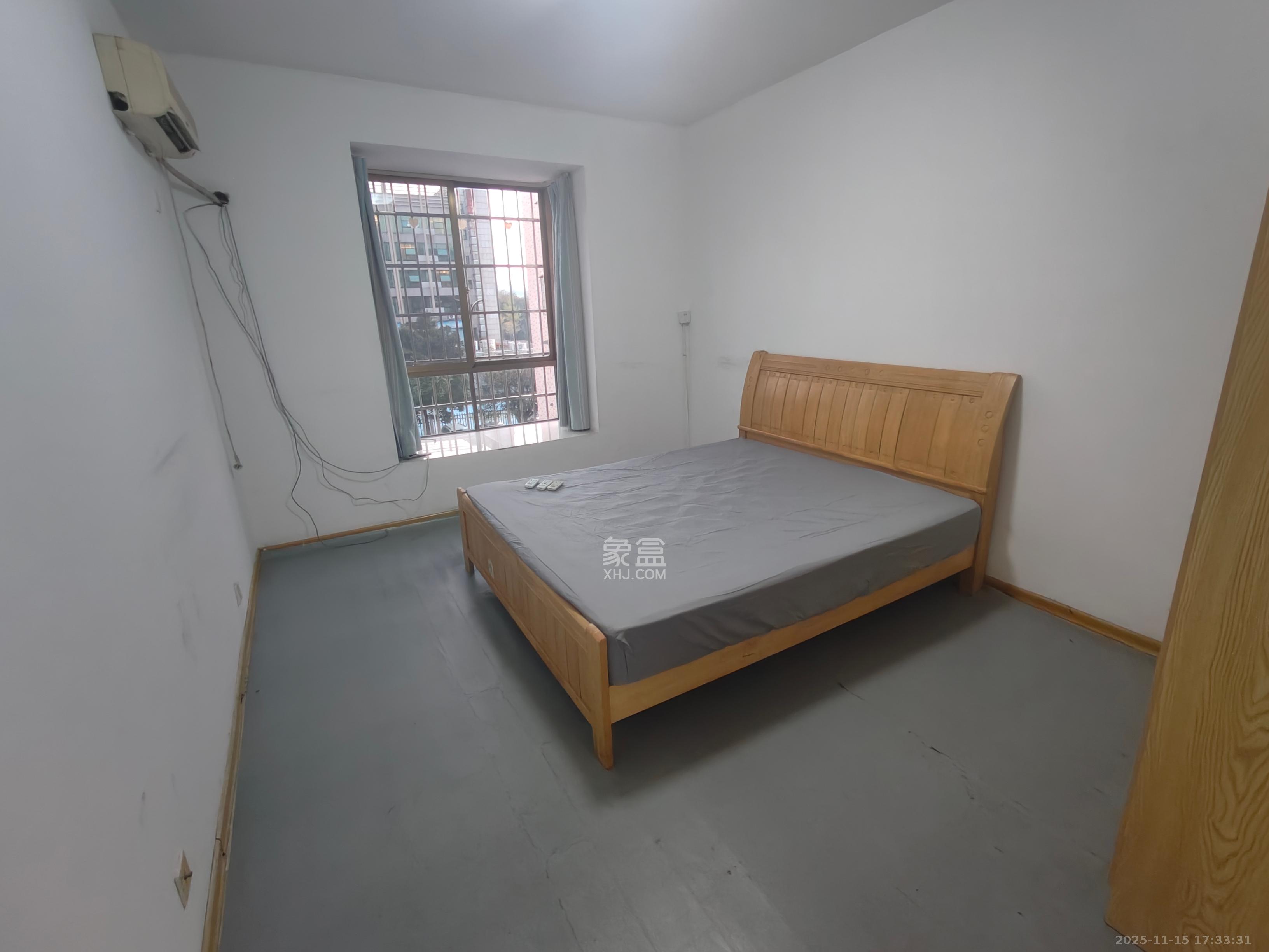 金峰小区北院（七里营社区）  3室2厅2卫    2000.0元/月室内图