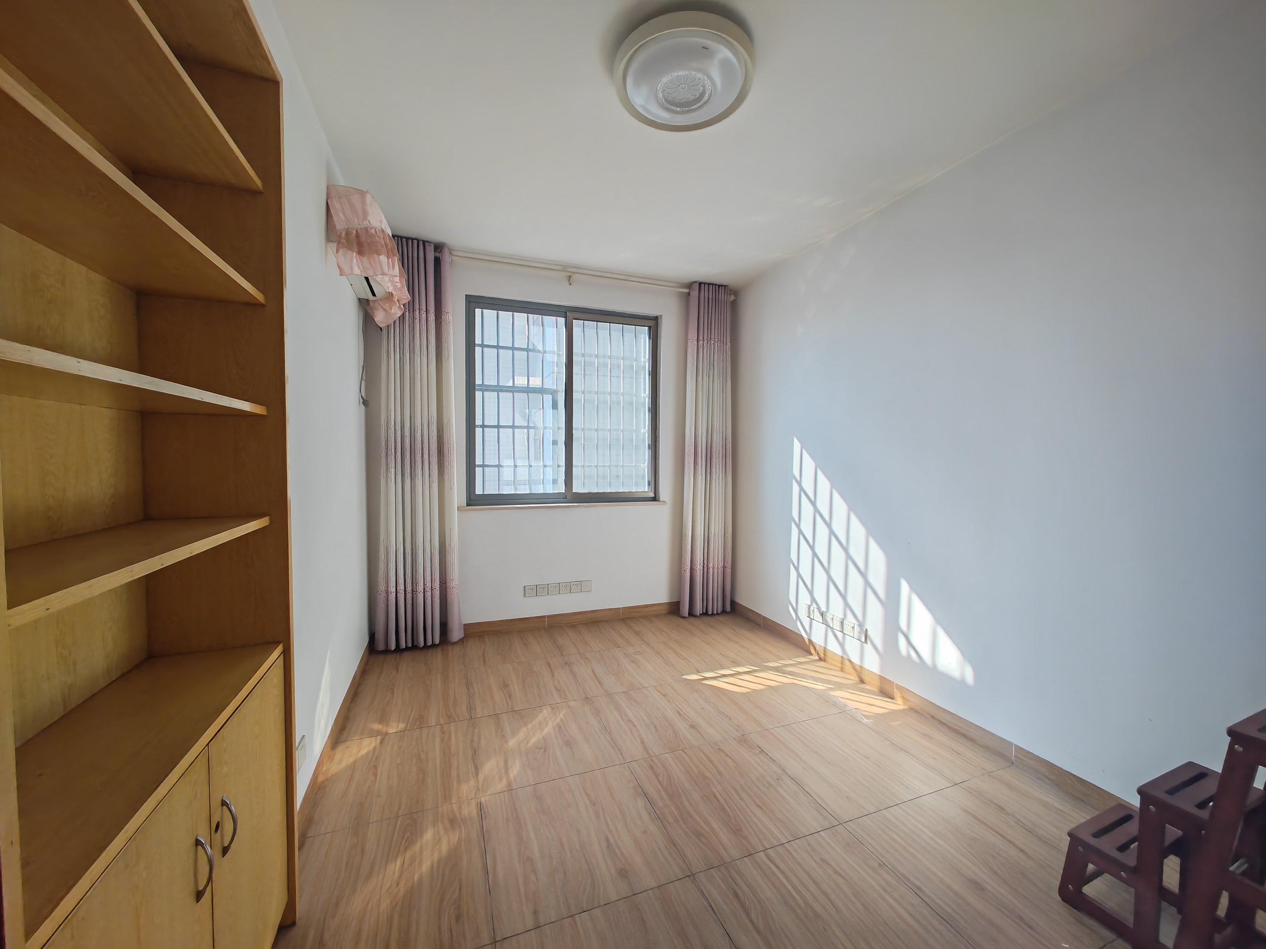 树鑫城市花园  4室2厅2卫    1700.0元/月室内图