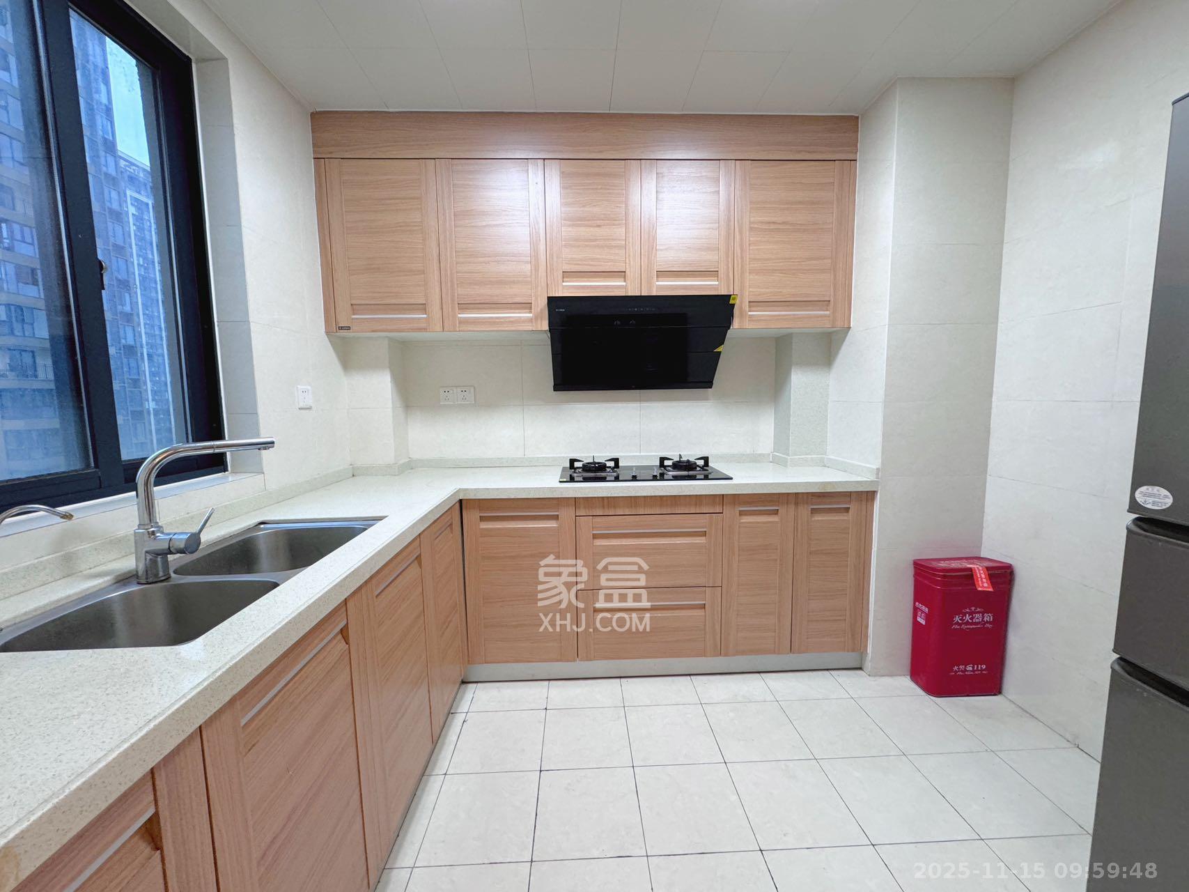 中建嘉和城  4室2厅2卫    2500.0元/月室内图