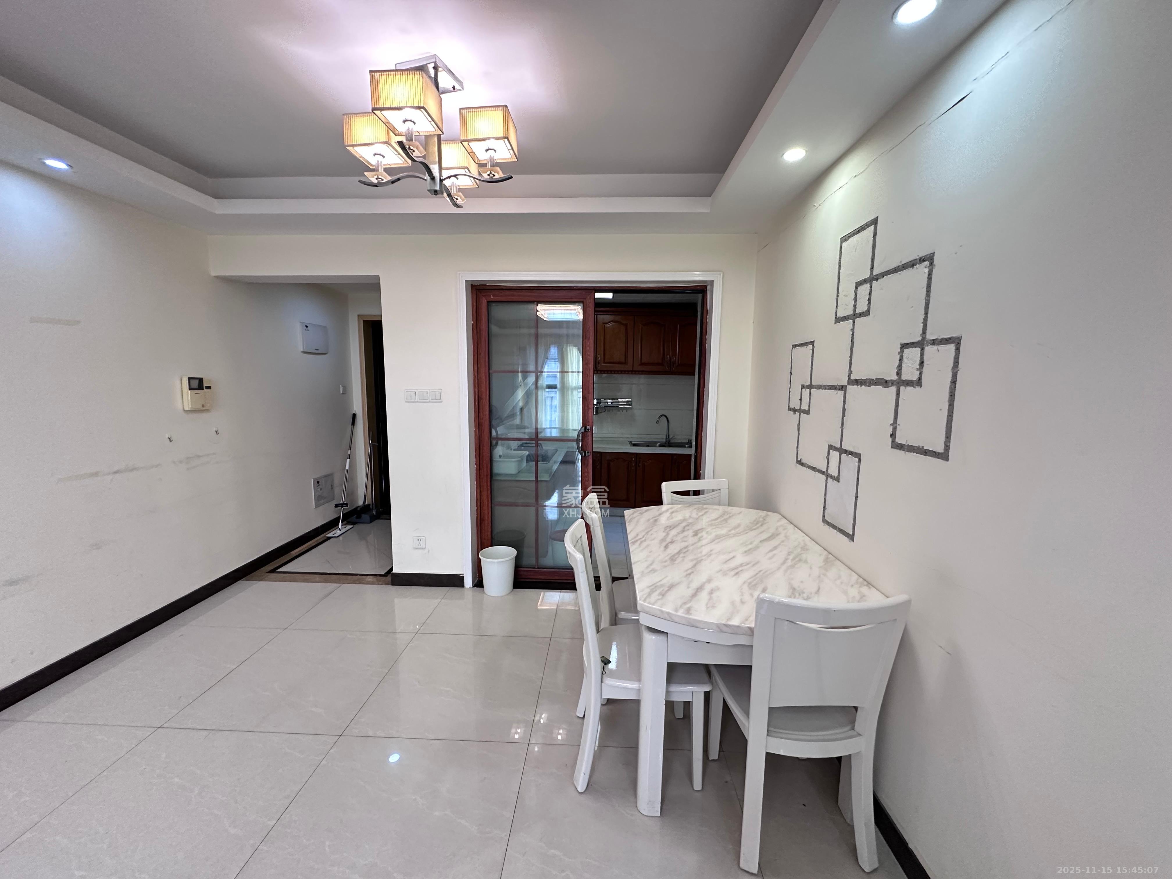 华润橡树湾  2室1厅1卫    2000.0元/月室内图