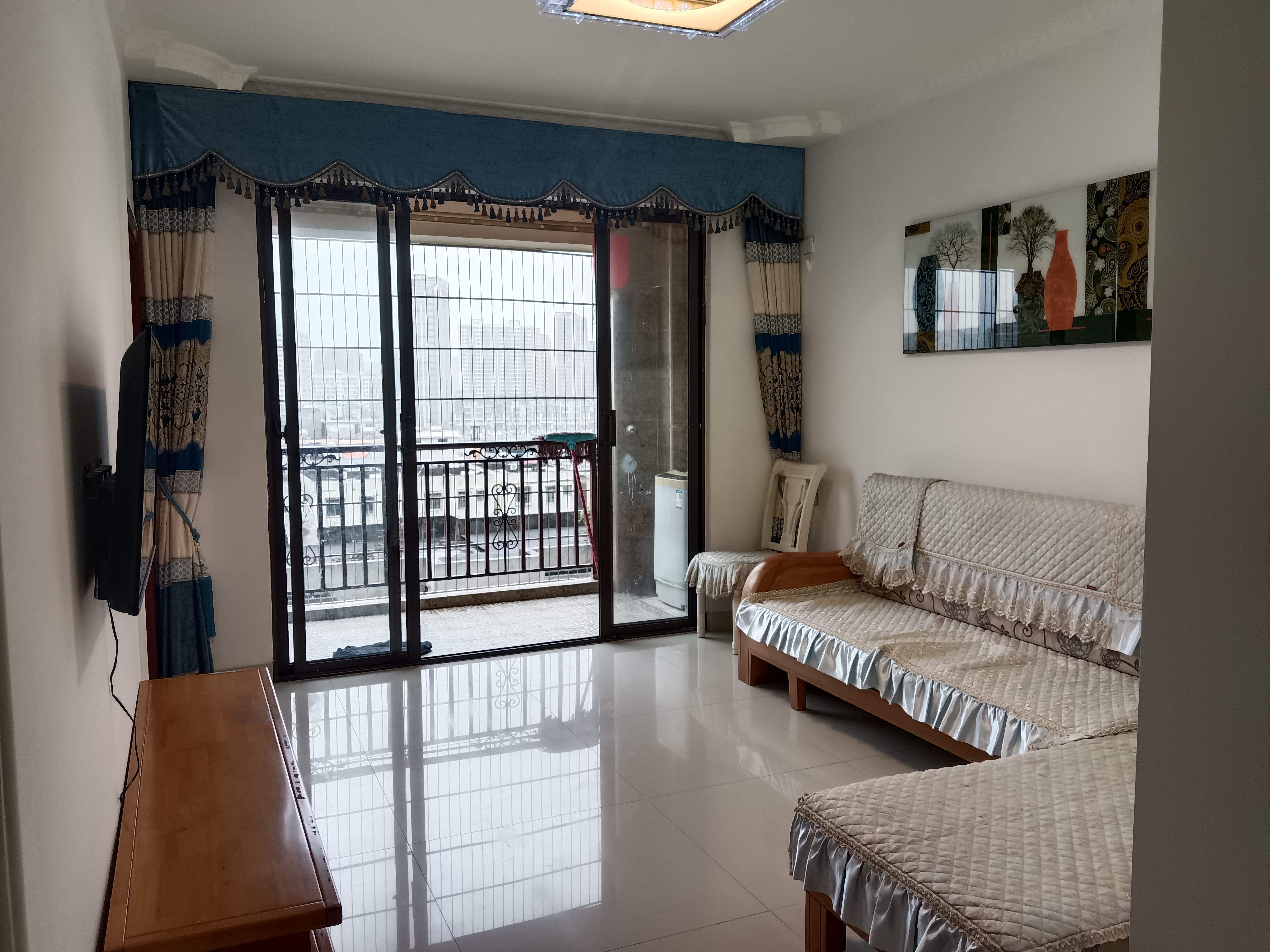 鑫生棕榈泉国际公馆  3室2厅1卫    2600.0元/月户型图