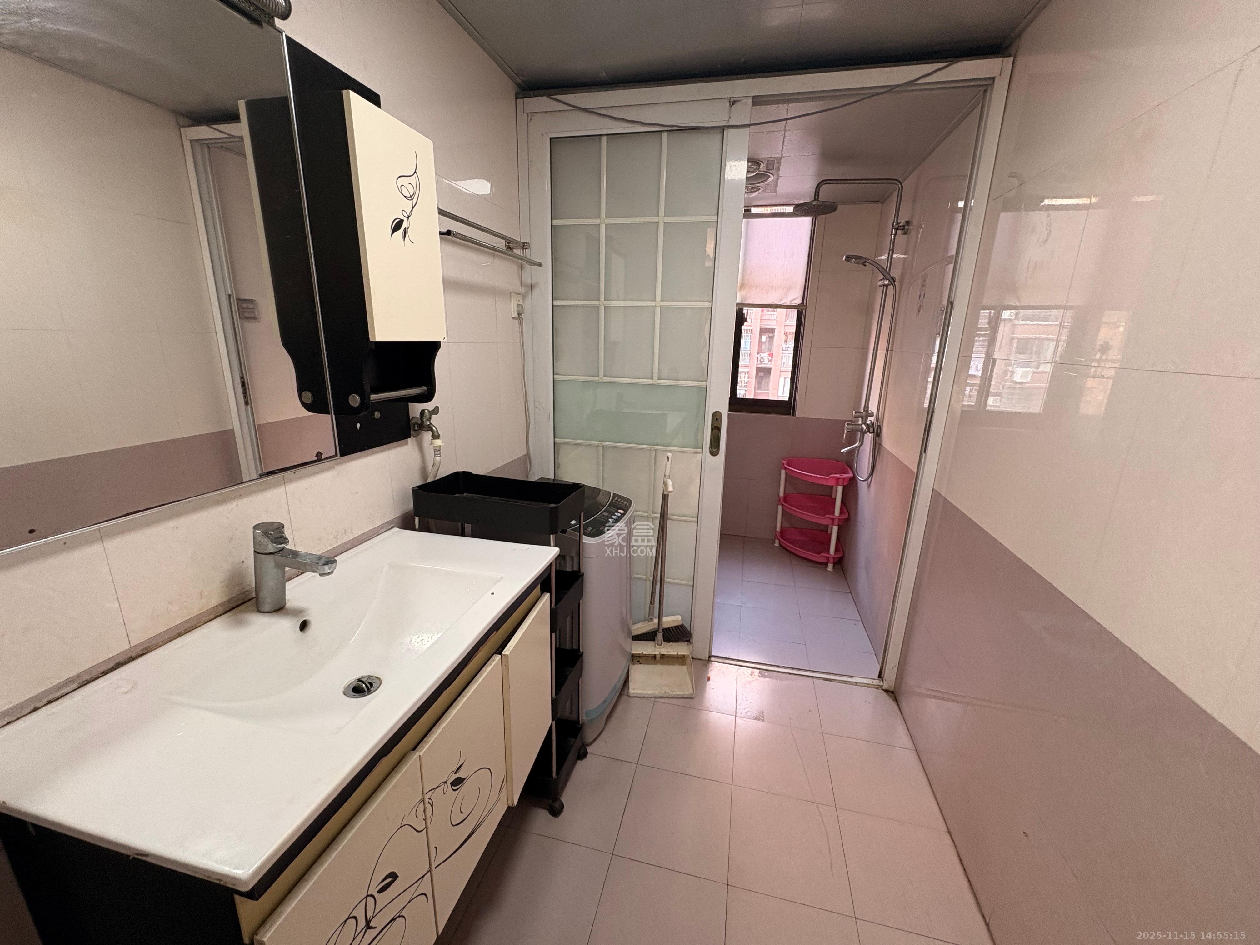 方略潇邦  3室2厅2卫    1900.0元/月室内图