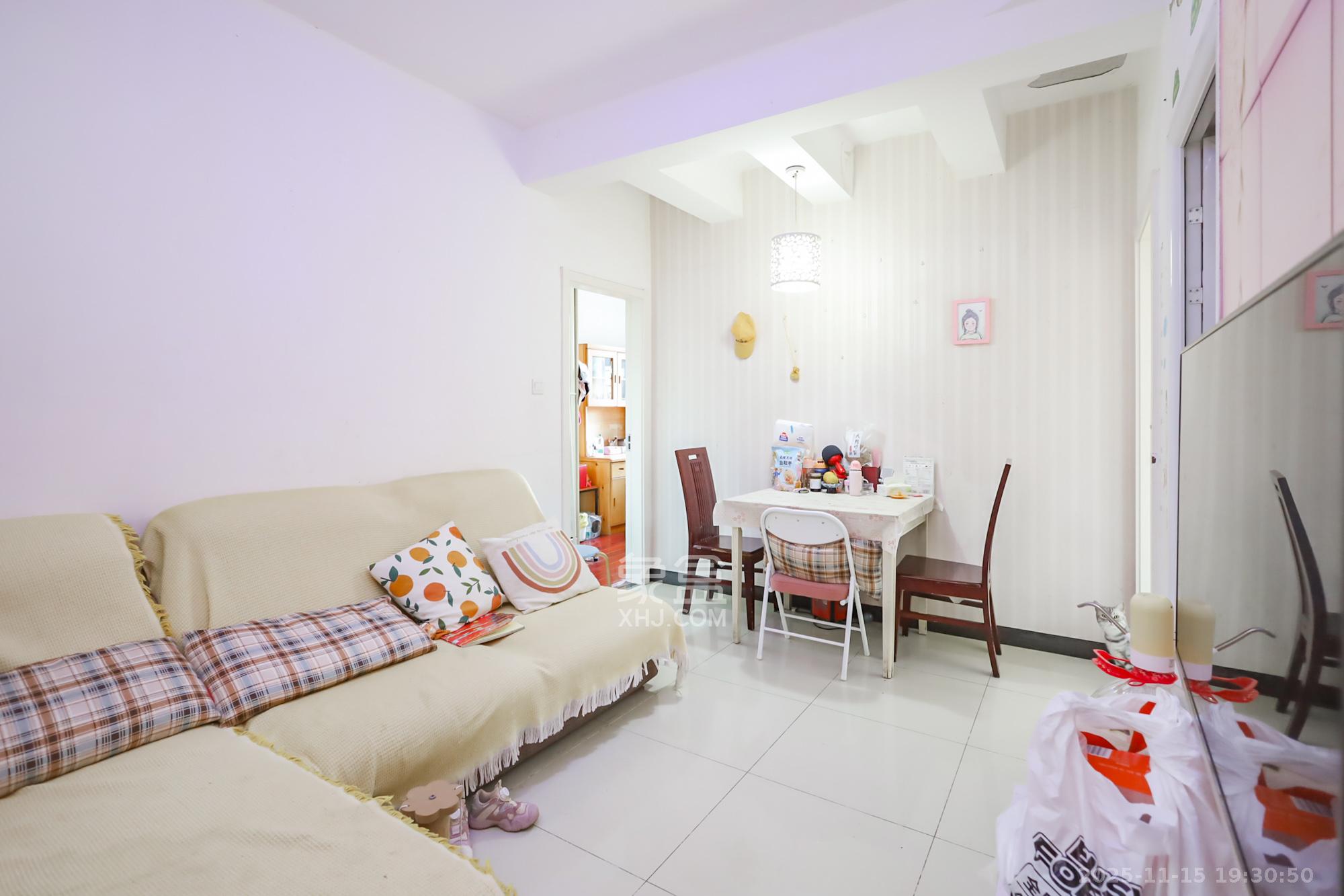 阳光丽城一期  2室1厅1卫    76.0万