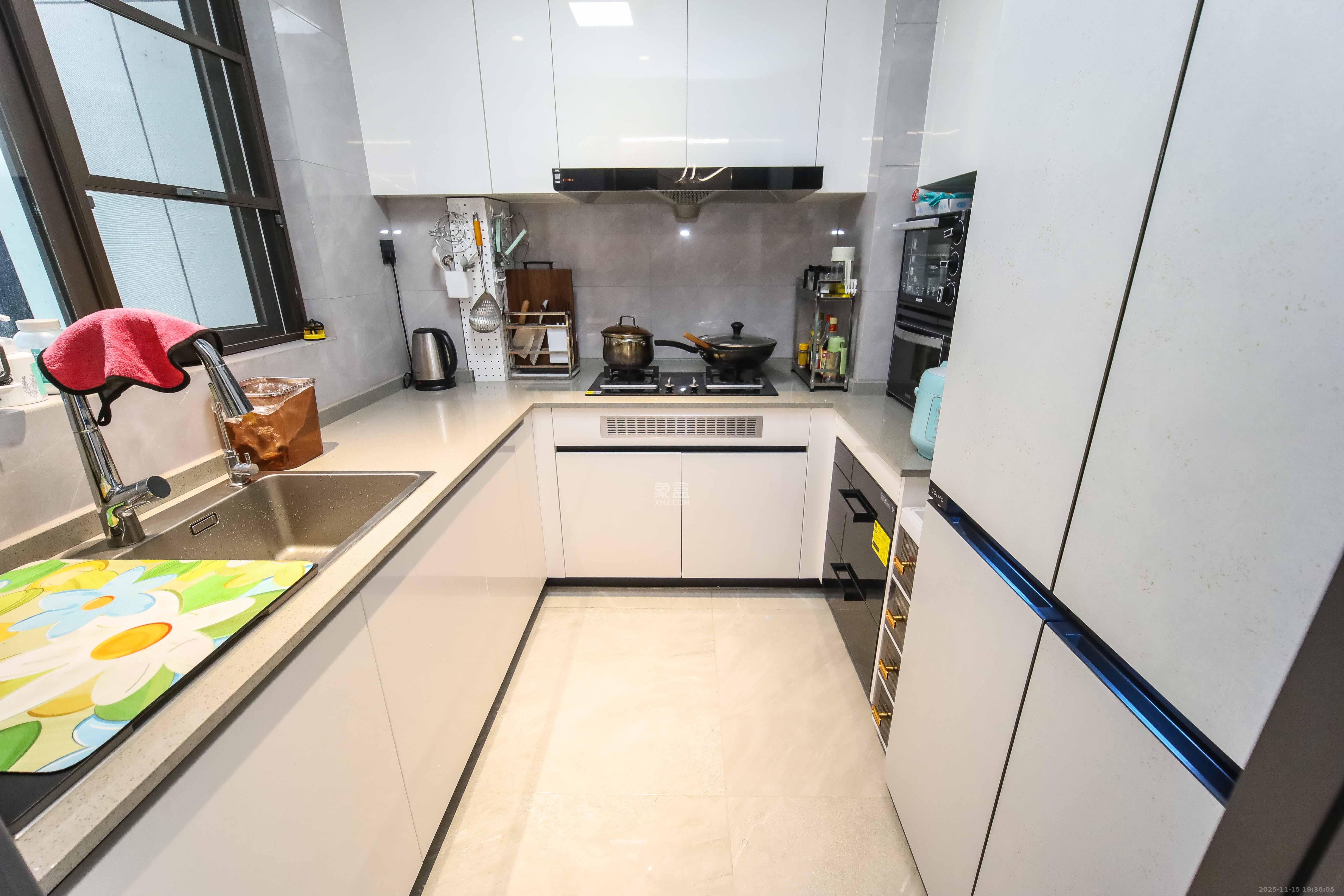 德奥悦东方  4室2厅2卫    190.0万厨房