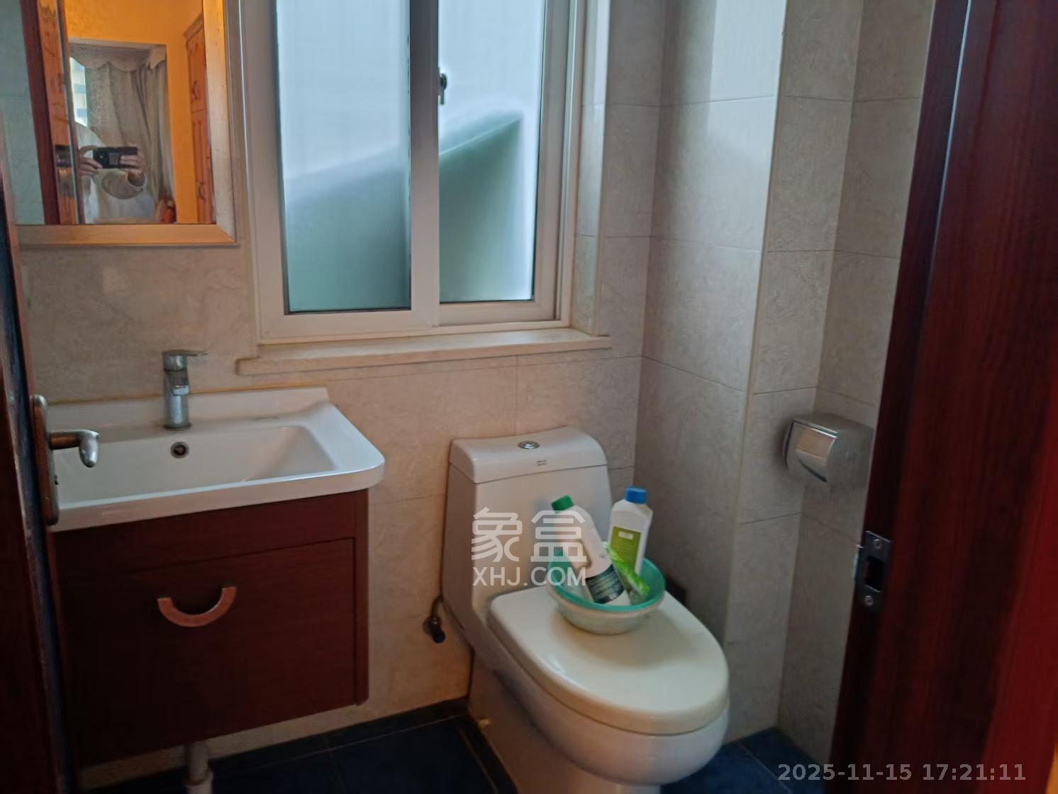 时代星城  3室2厅2卫    2300.0元/月室内图