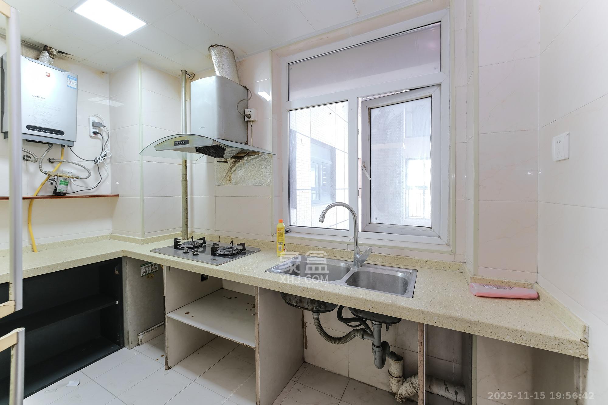 和悦城(蟠龙景苑) 3室2厅1卫 65.8万 和悦城(蟠龙景苑) 3室2厅1卫 65.8万厨房