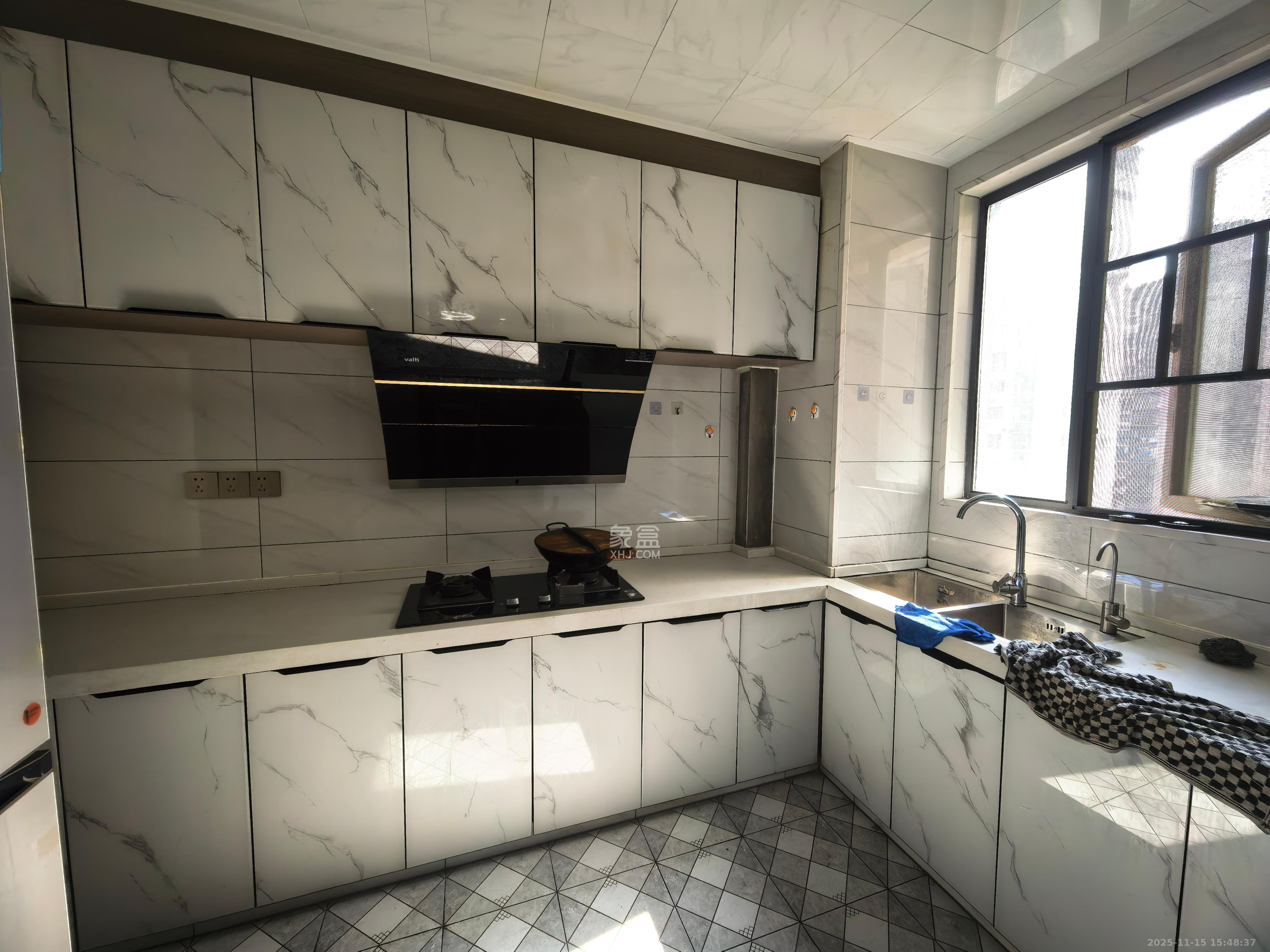 真人桥家园一期  4室2厅2卫    2600.0元/月室内图