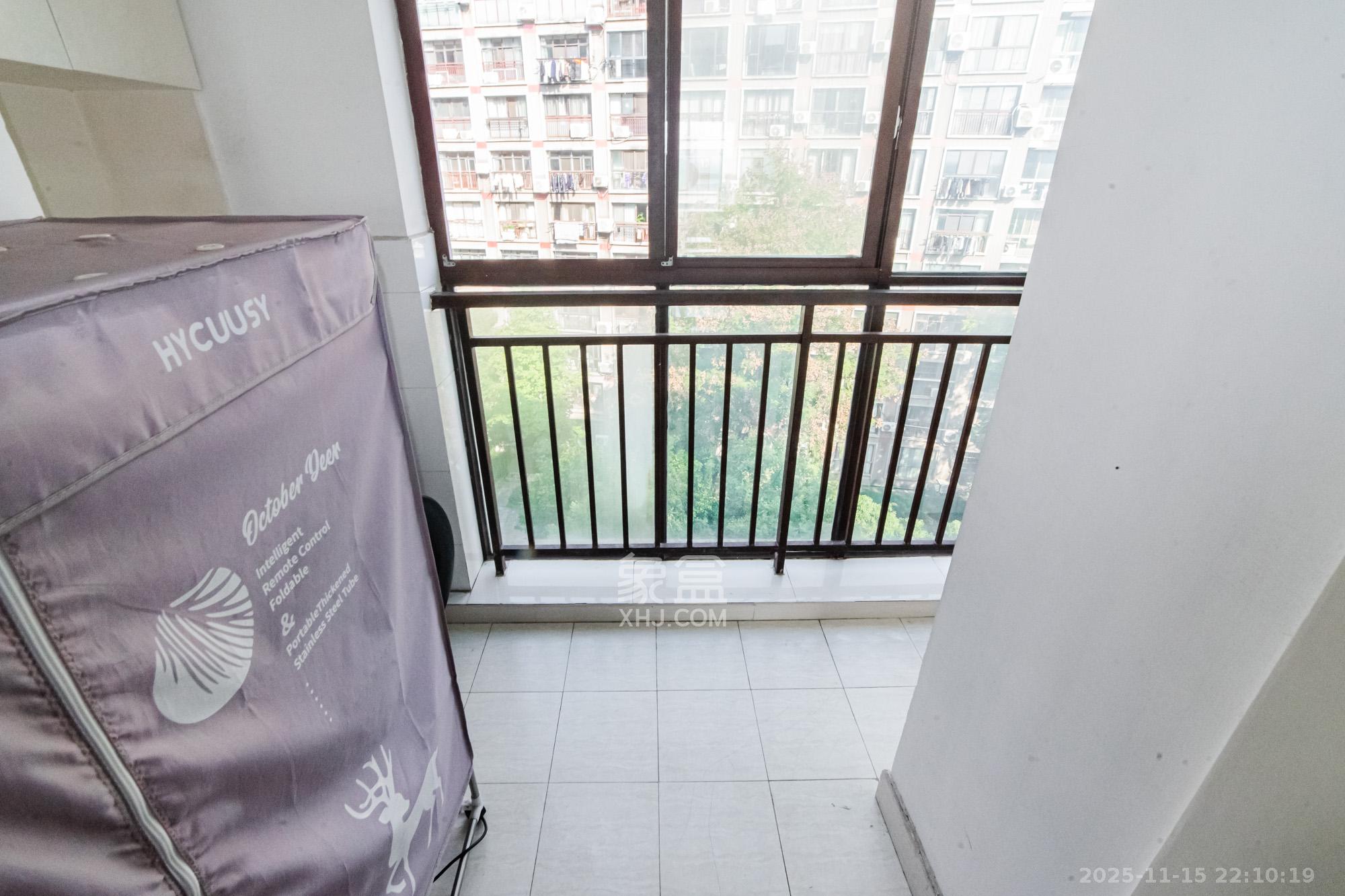 万国城（当代满庭春MOMA）一期  2室2厅1卫    85.0万阳台