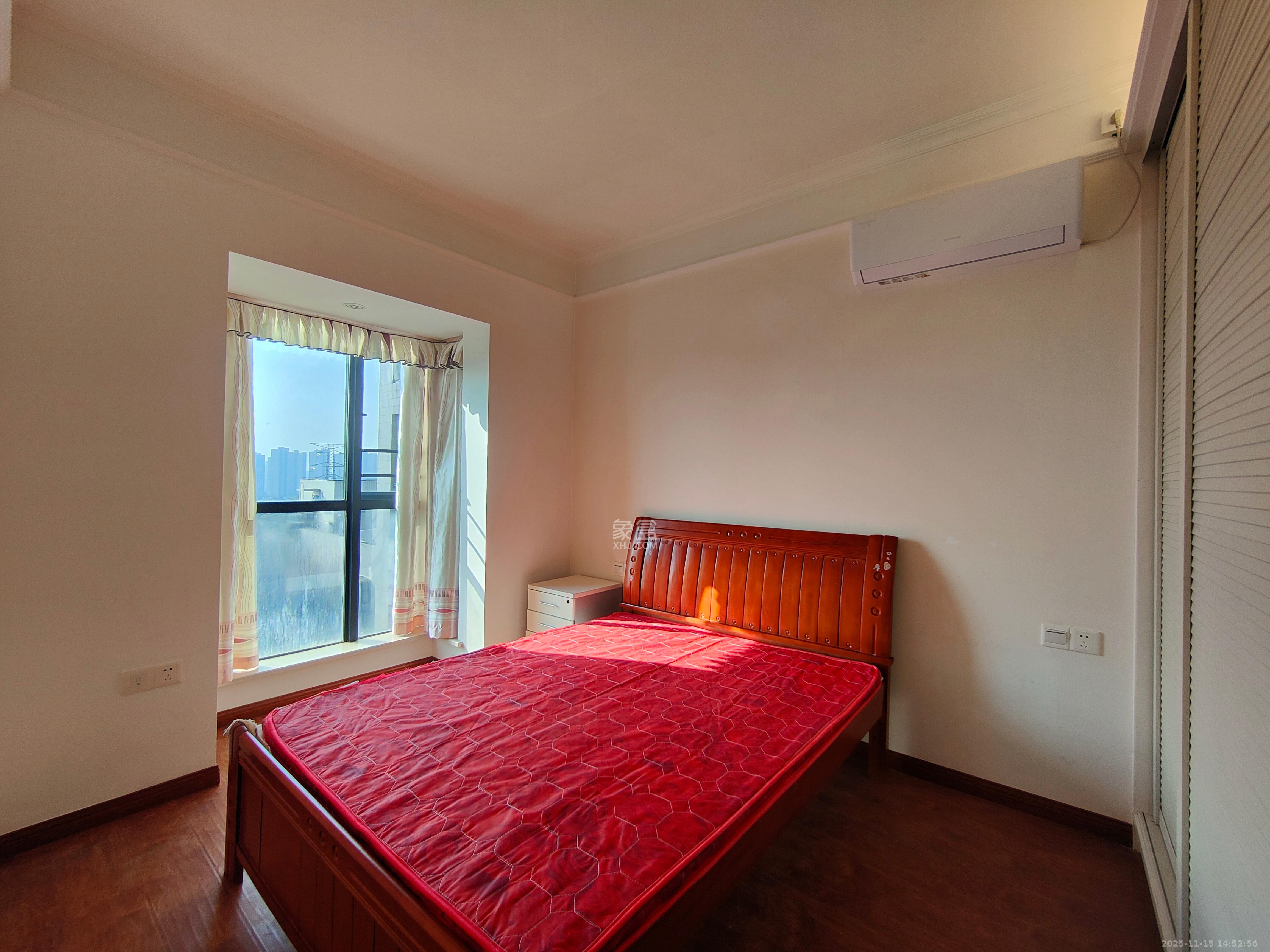 莱茵城  3室2厅2卫    2700.0元/月室内图