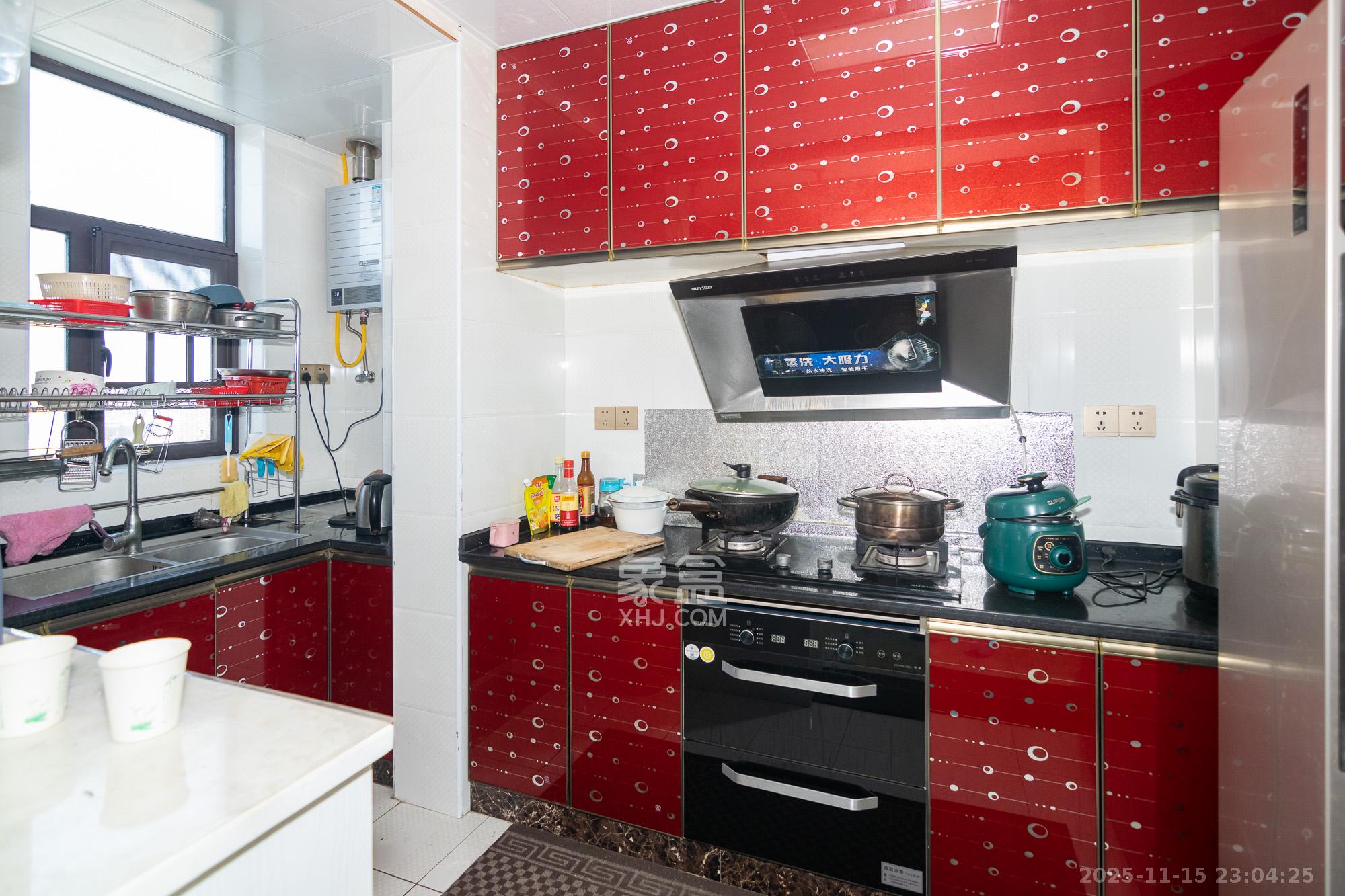 金地三千府（金地湖山樾、金地自在城）  3室2厅2卫    68.0万厨房