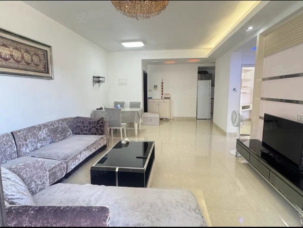 鸿天阁  2室1厅1卫    2500.0元/月室内图