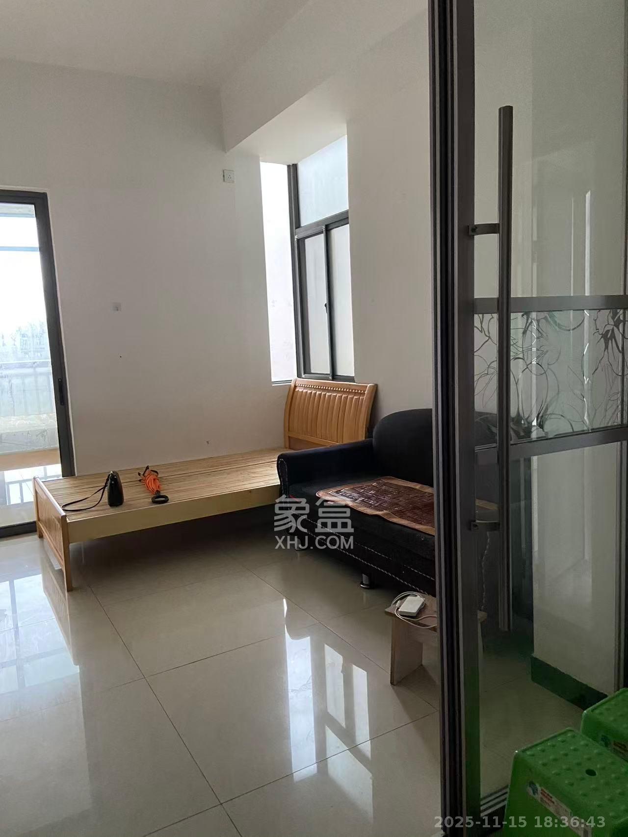 鑫远湘府逸园  1室1厅1卫    1200.0元/月室内图