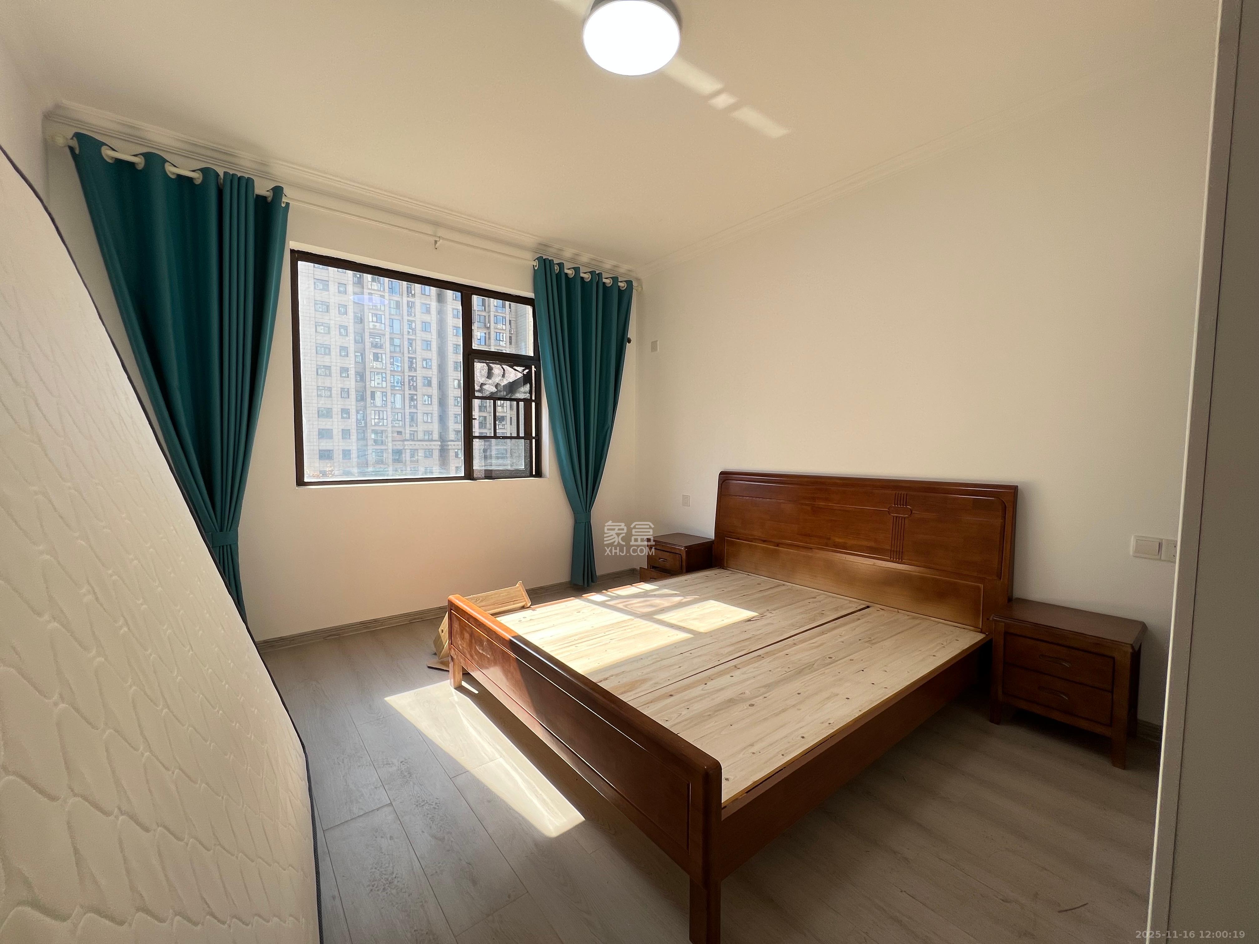 阳光丽城二期  4室2厅2卫    3500.0元/月室内图