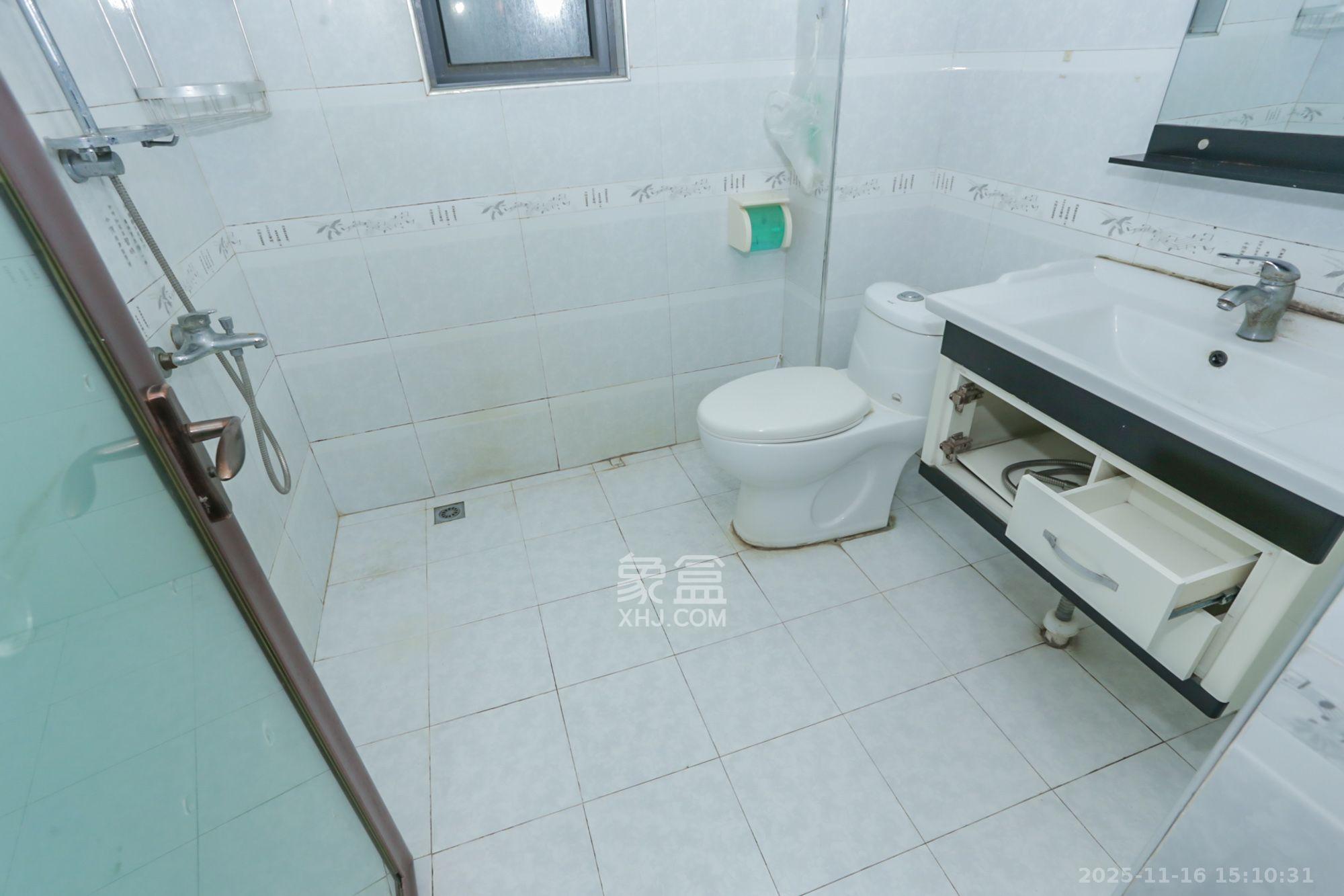 卓越蔚蓝海岸二期  2室1厅1卫    2300.0元/月室内图