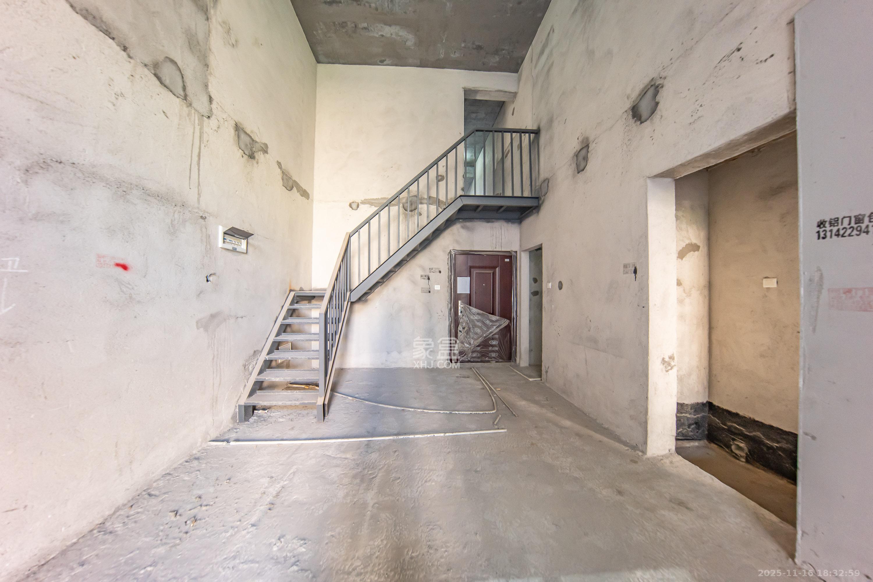 邦盛水岸御园 4室2厅2卫 72.0万 邦盛水岸御园 4室2厅2卫 72.0万客厅