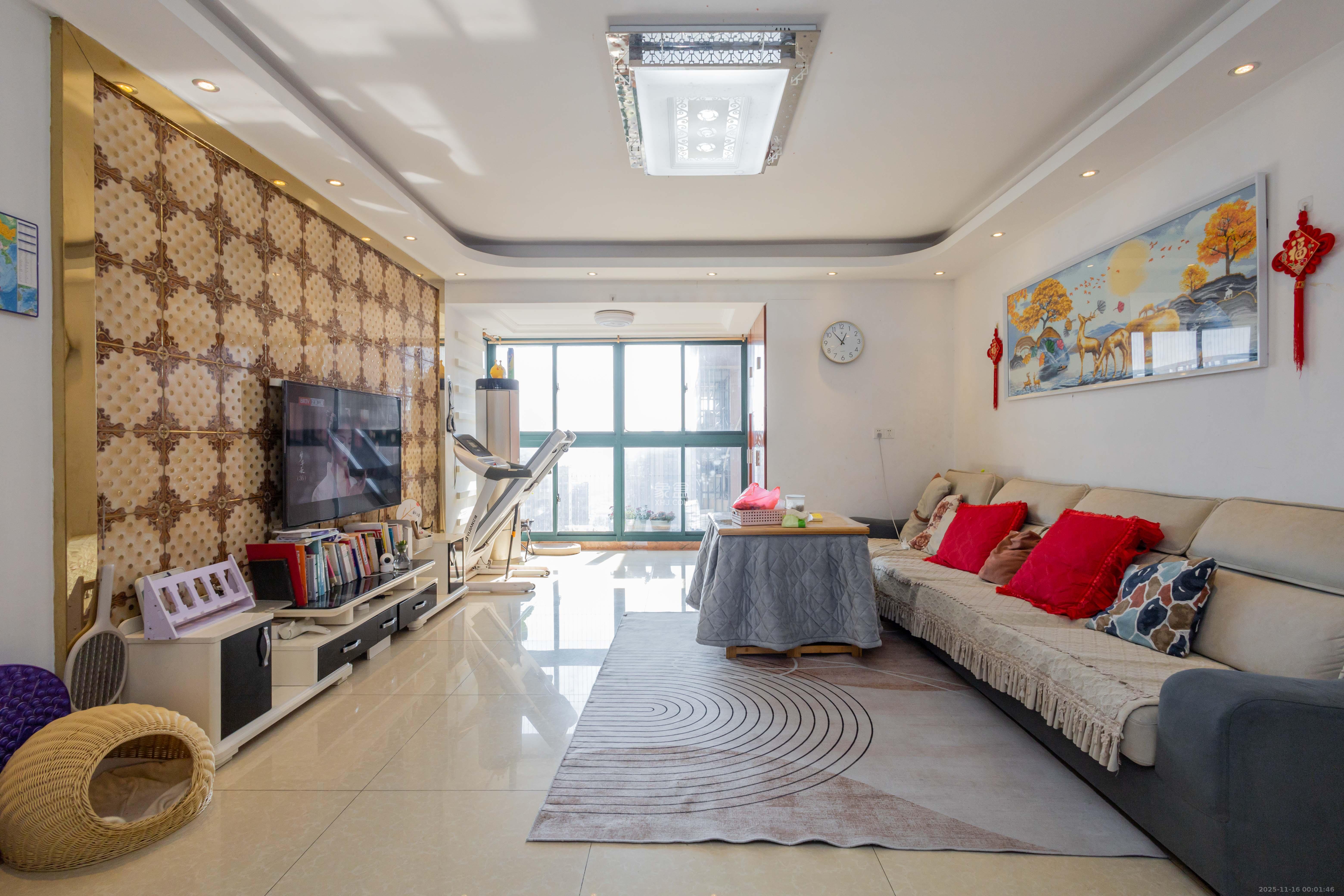 才子佳郡  4室2厅2卫    76.0万客厅