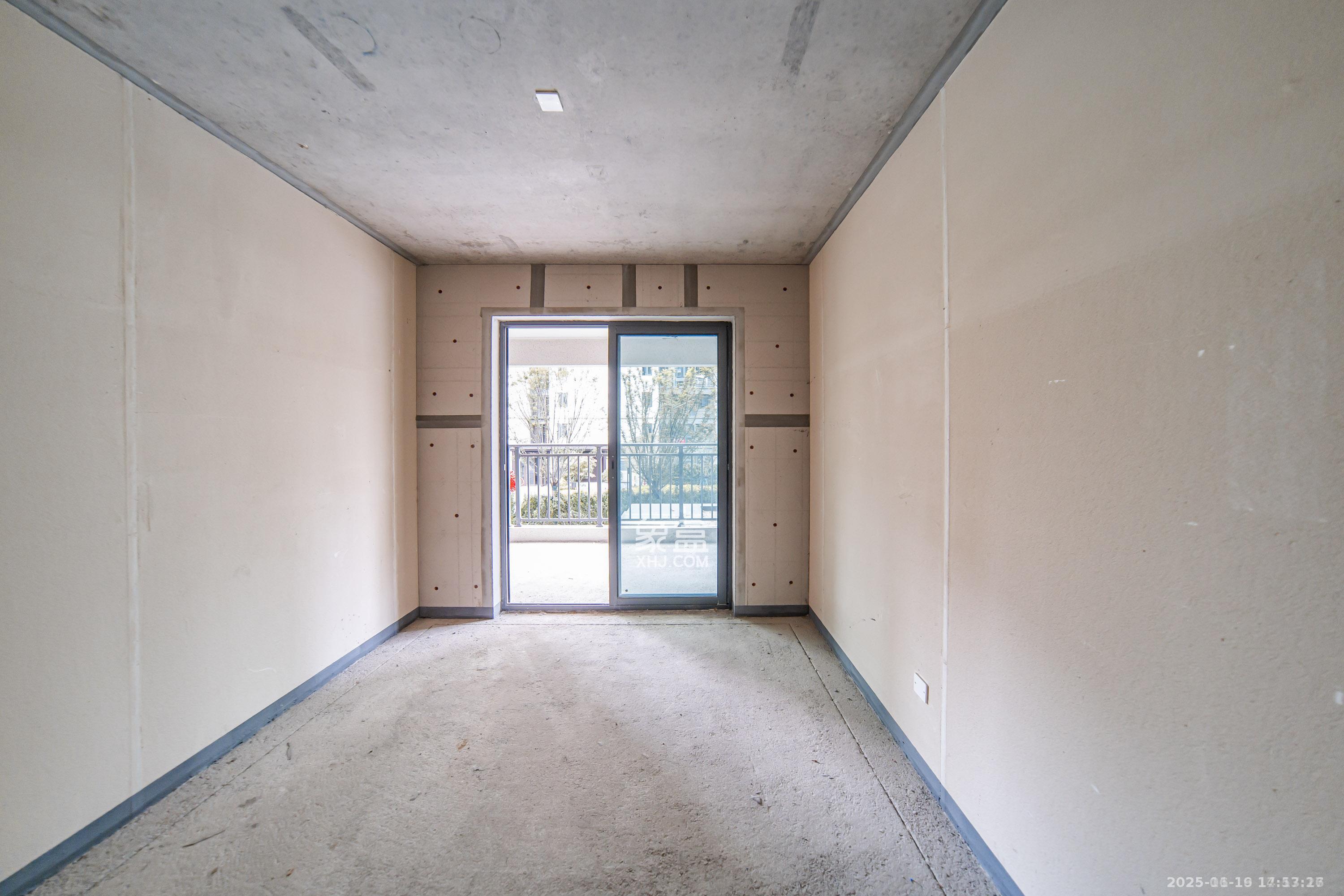 保利长交锦上  3室2厅1卫    1500.0元/月室内图