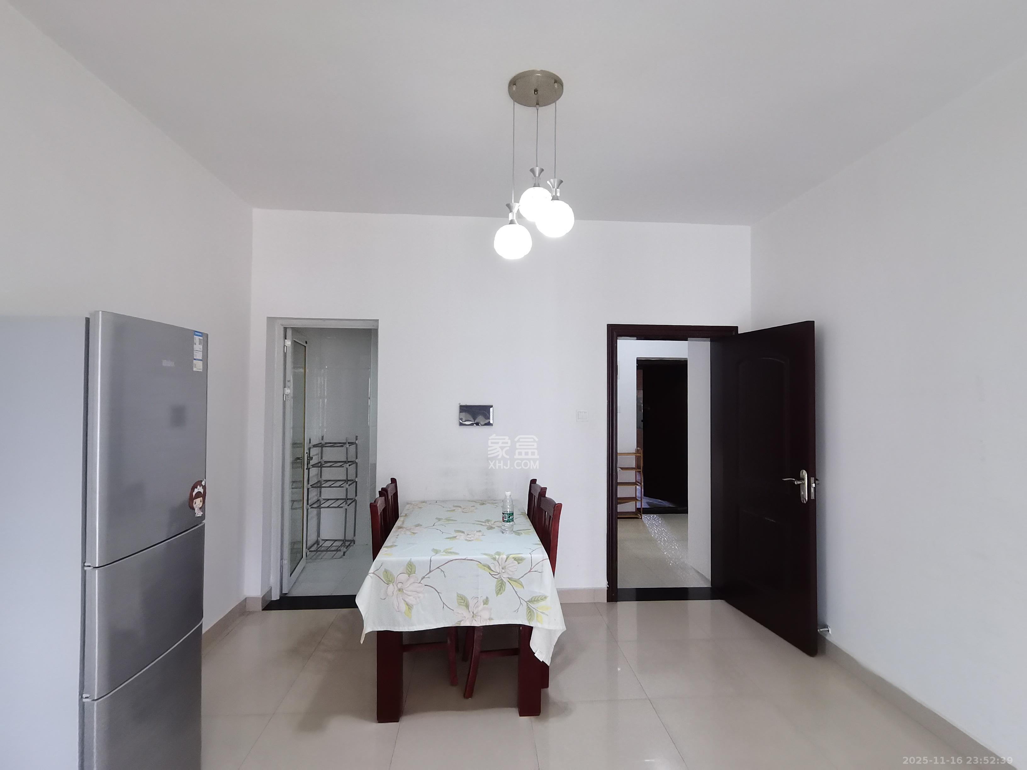 泊爱蓝湾  2室1厅1卫    2350.0元/月室内图