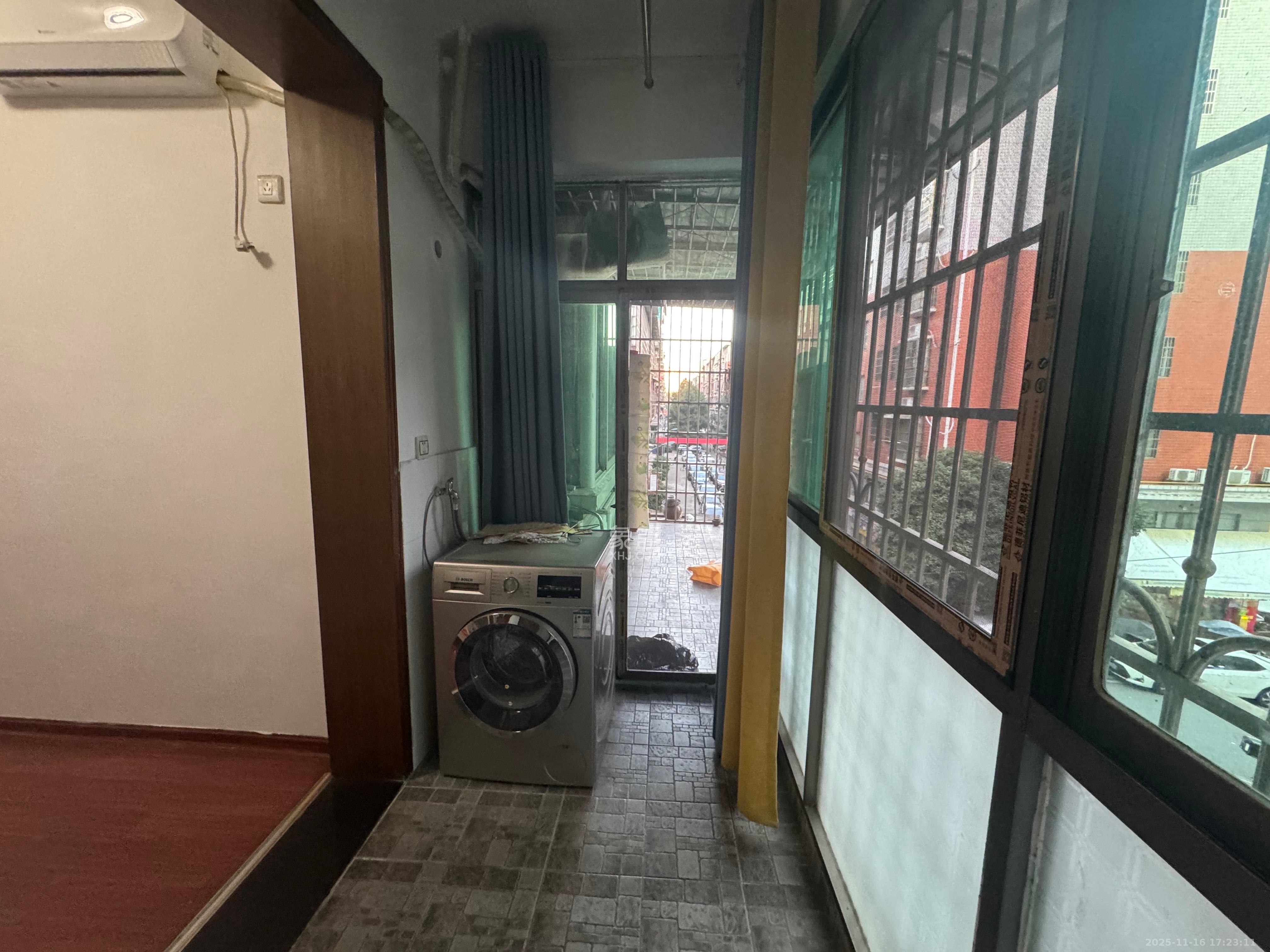 湘绣城 1室0厅0卫 1700.0元/月 湘绣城 1室0厅0卫 1700.0元/月室内图