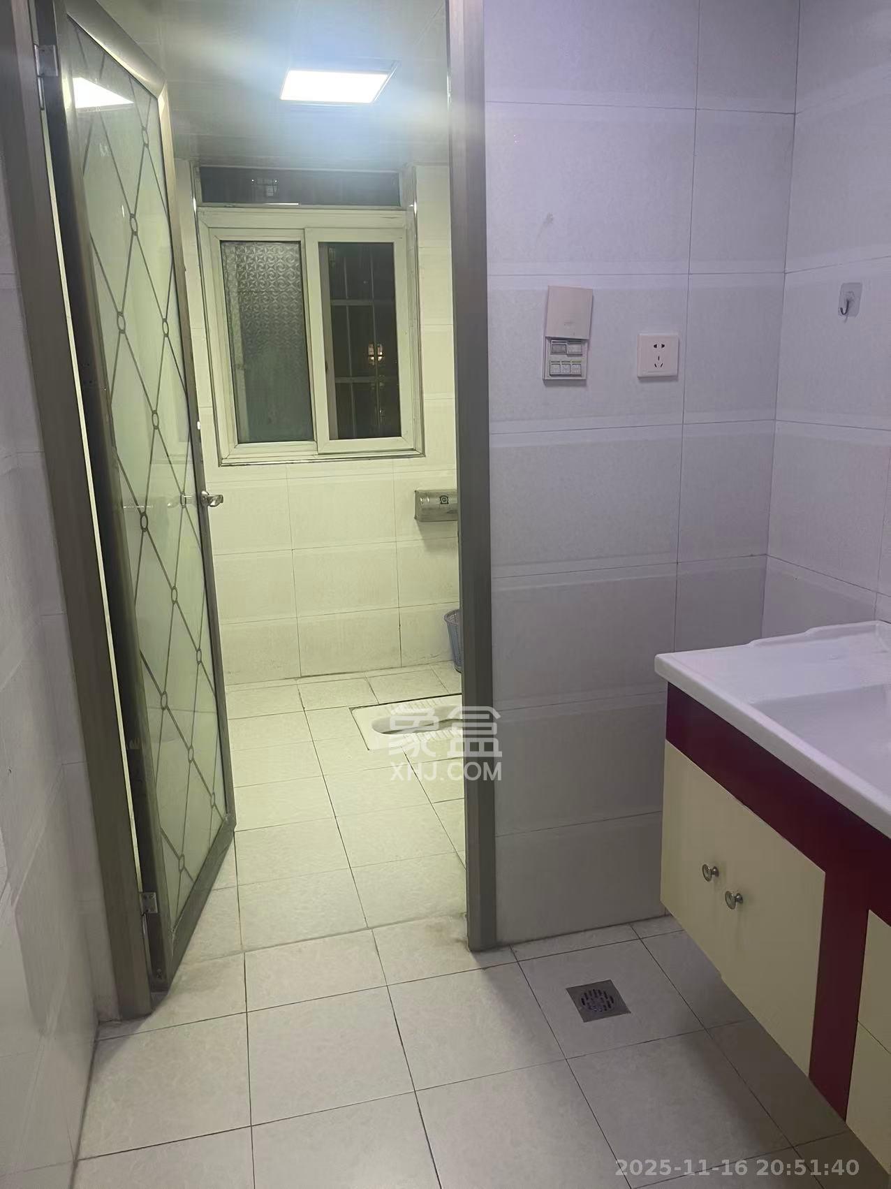 和馨园  1室1厅1卫    2400.0元/月室内图