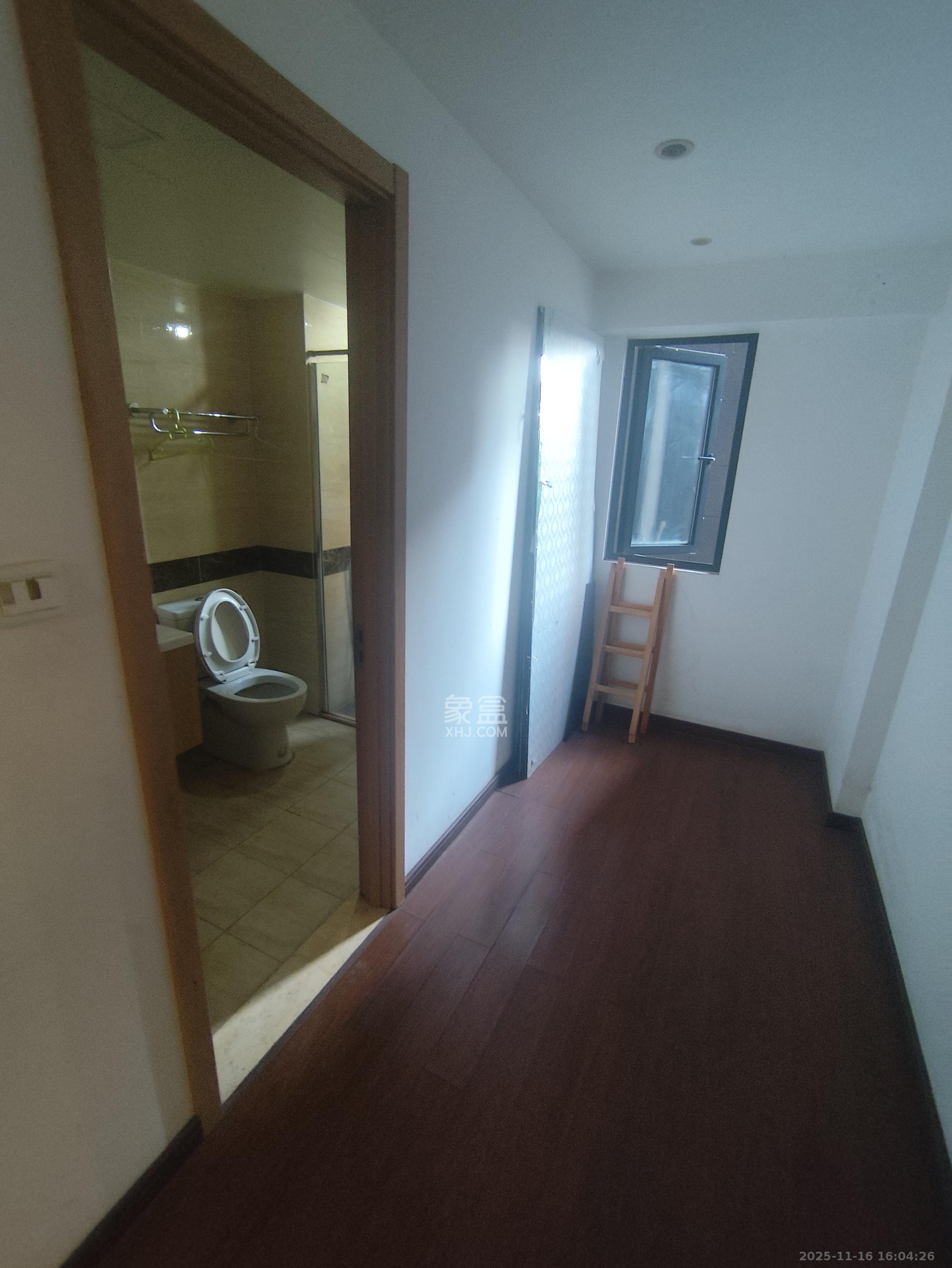 万科魅力之城非凡里 3室2厅2卫 2300.0元/月 万科魅力之城非凡里 3室2厅2卫 2300.0元/月室内图