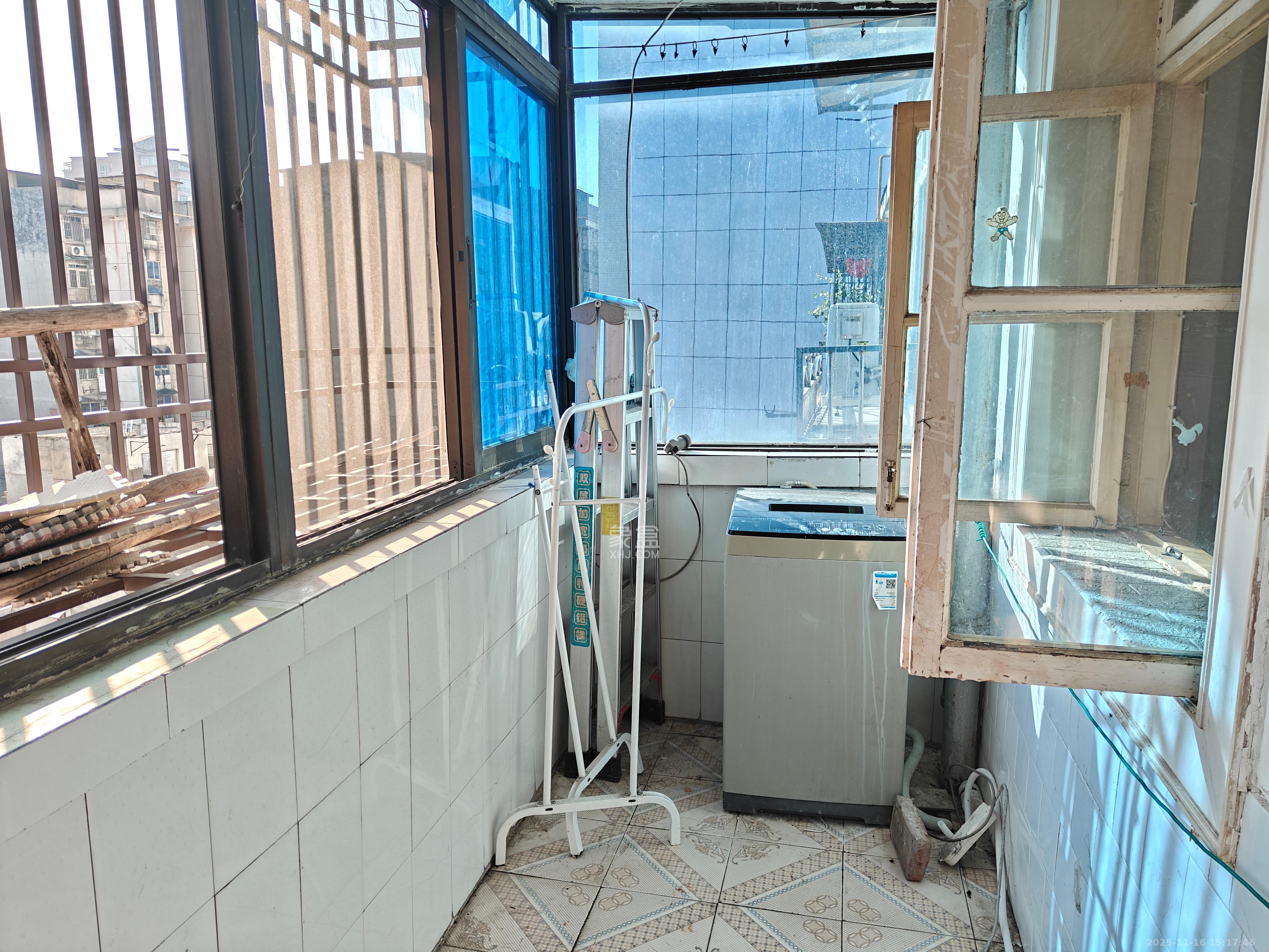 光裕里(光裕里巷电梯厂宿舍) 2室1厅1卫 1200.0元/月 光裕里(光裕里巷电梯厂宿舍) 2室1厅1卫 1200.0元/月室内图