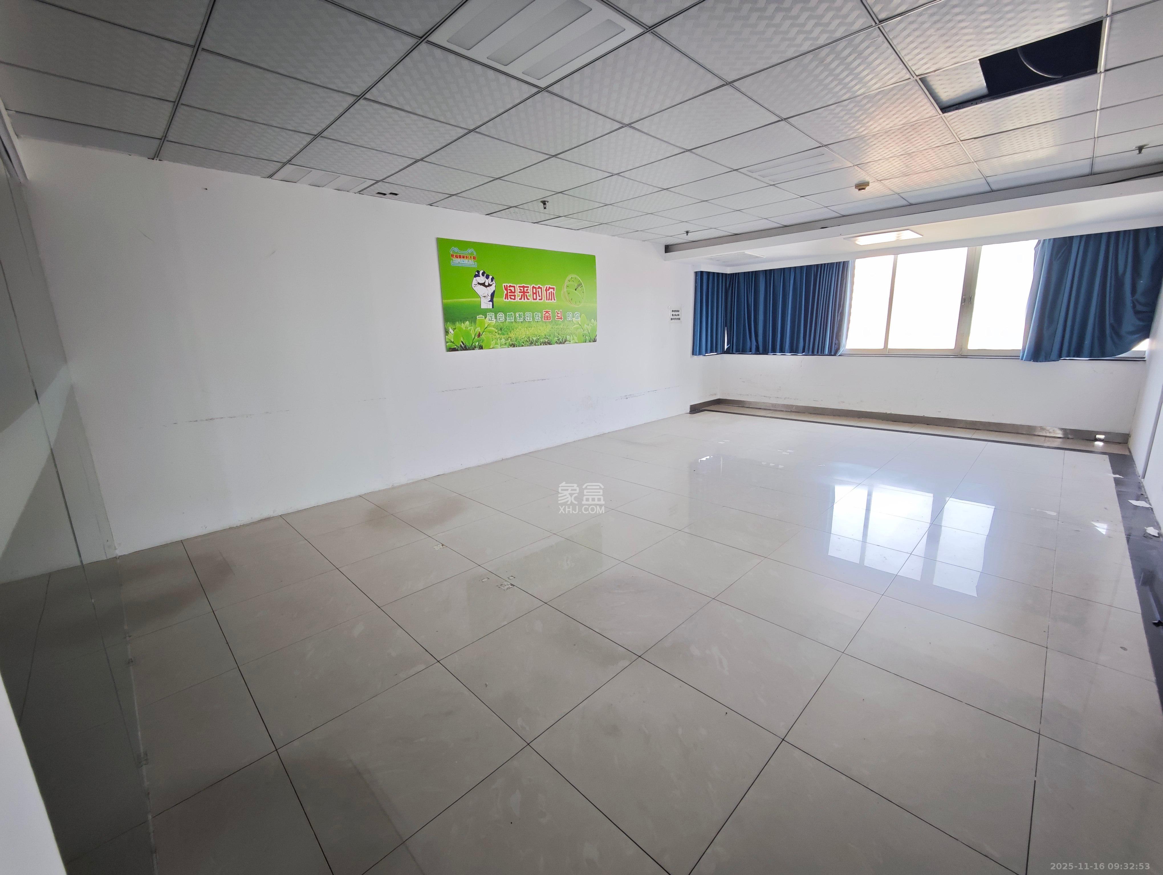 新富城   418.0㎡      12000.0元/月室内图