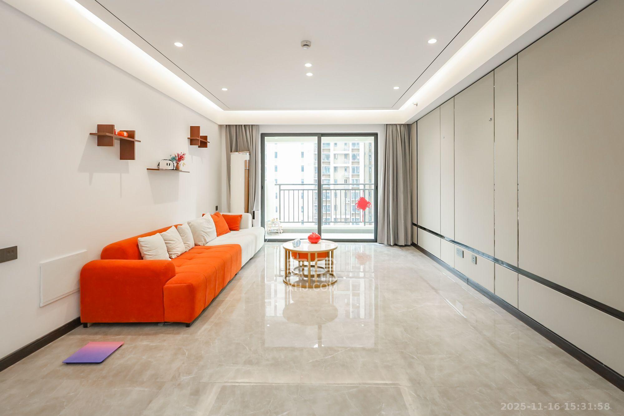 卓越中寰  4室2厅1卫    5500.0元/月