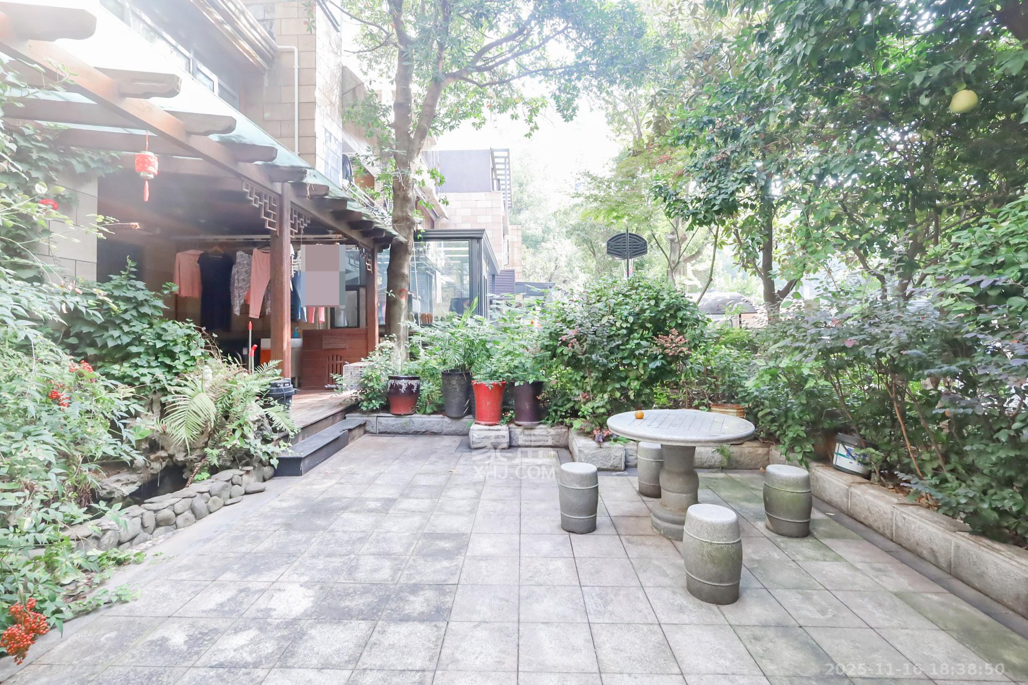 西山汇景一、二期  4室2厅2卫    356.0万其他