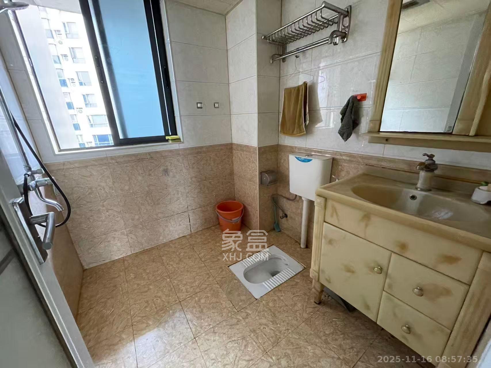 通用时代国际社区  4室2厅1卫    3200.0元/月室内图