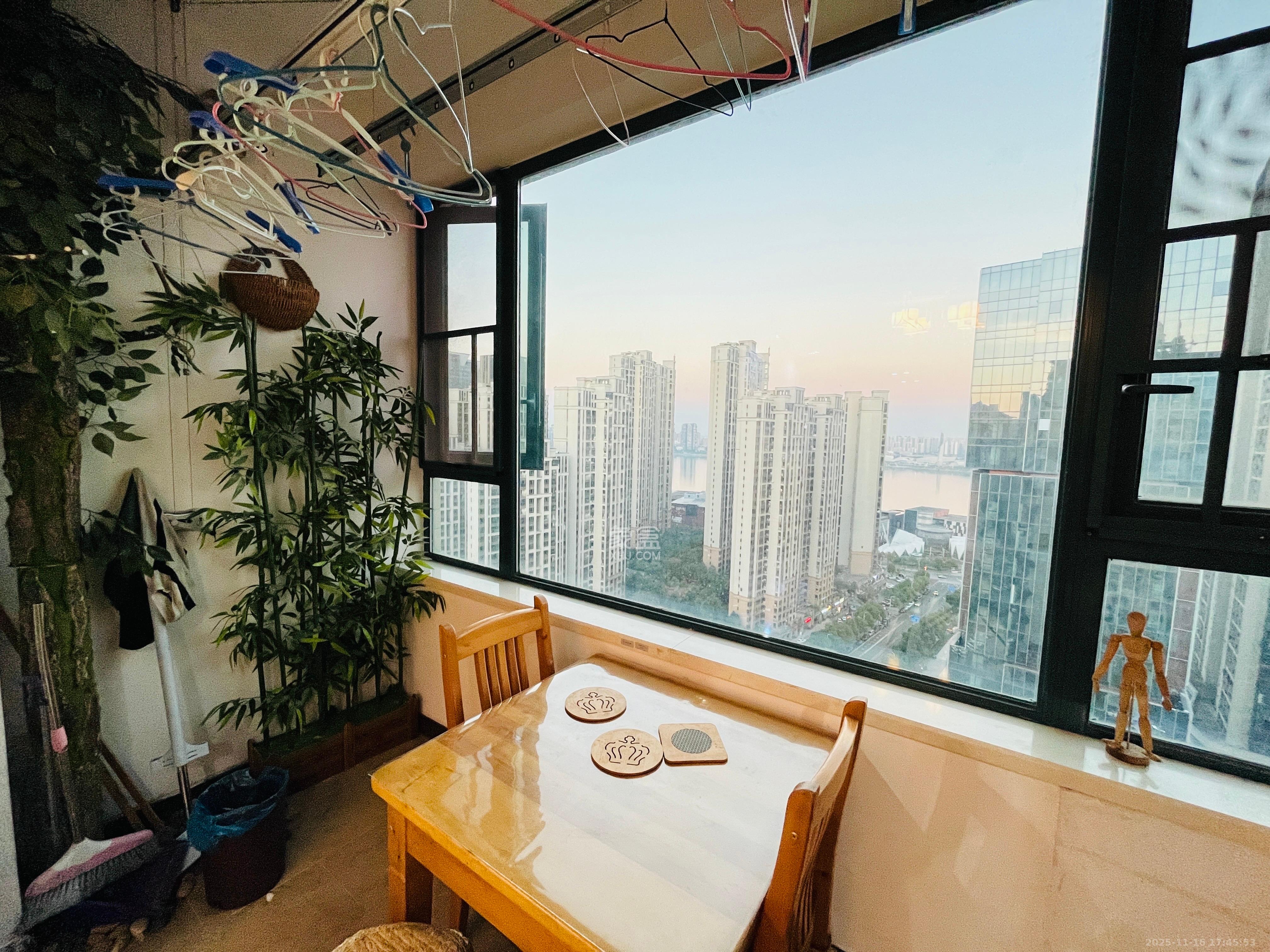 恒大御景湾  1室1厅1卫    1700.0元/月室内图