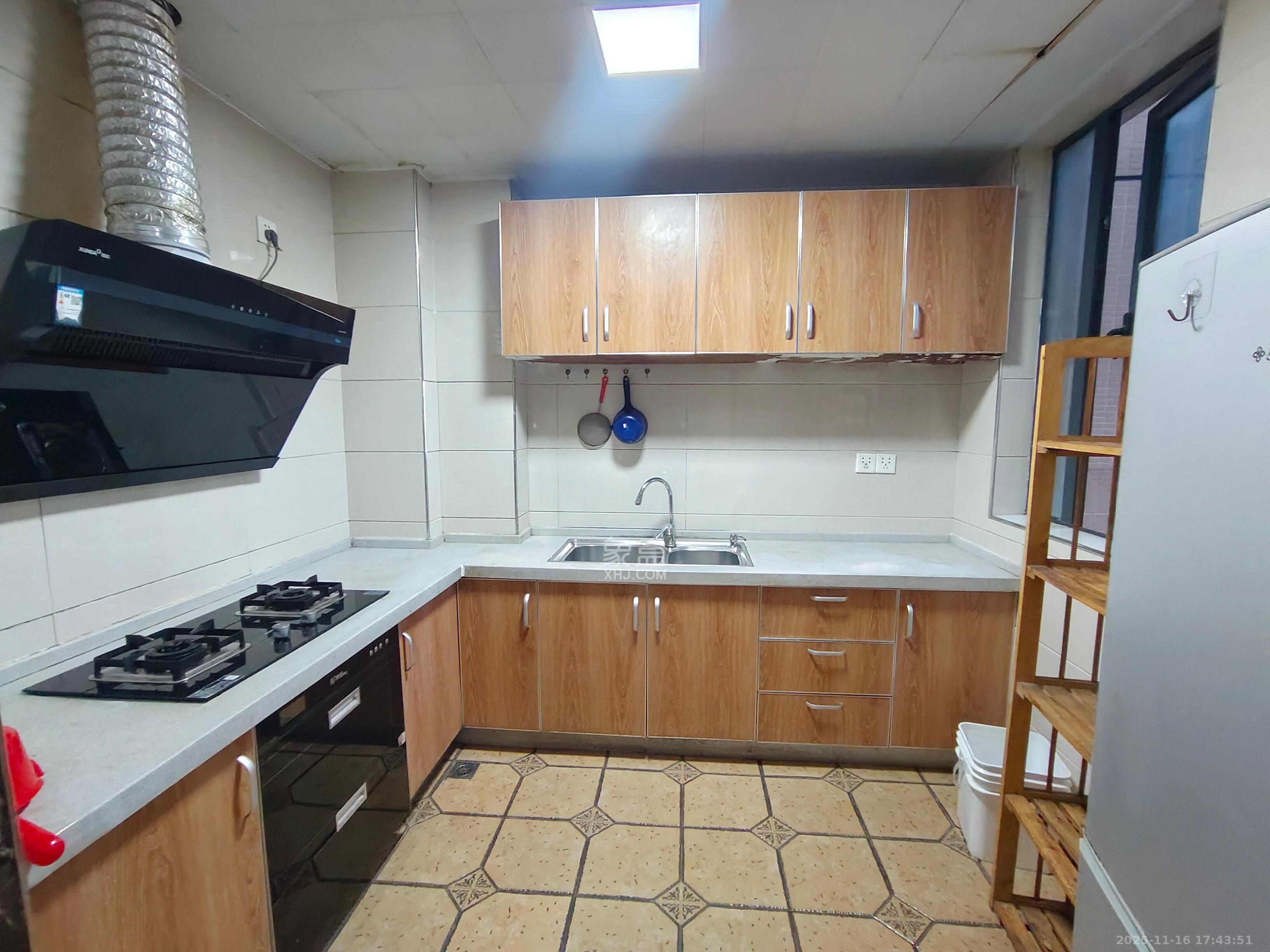 长房时代城 3室2厅1卫 2200.0元/月 长房时代城 3室2厅1卫 2200.0元/月室内图